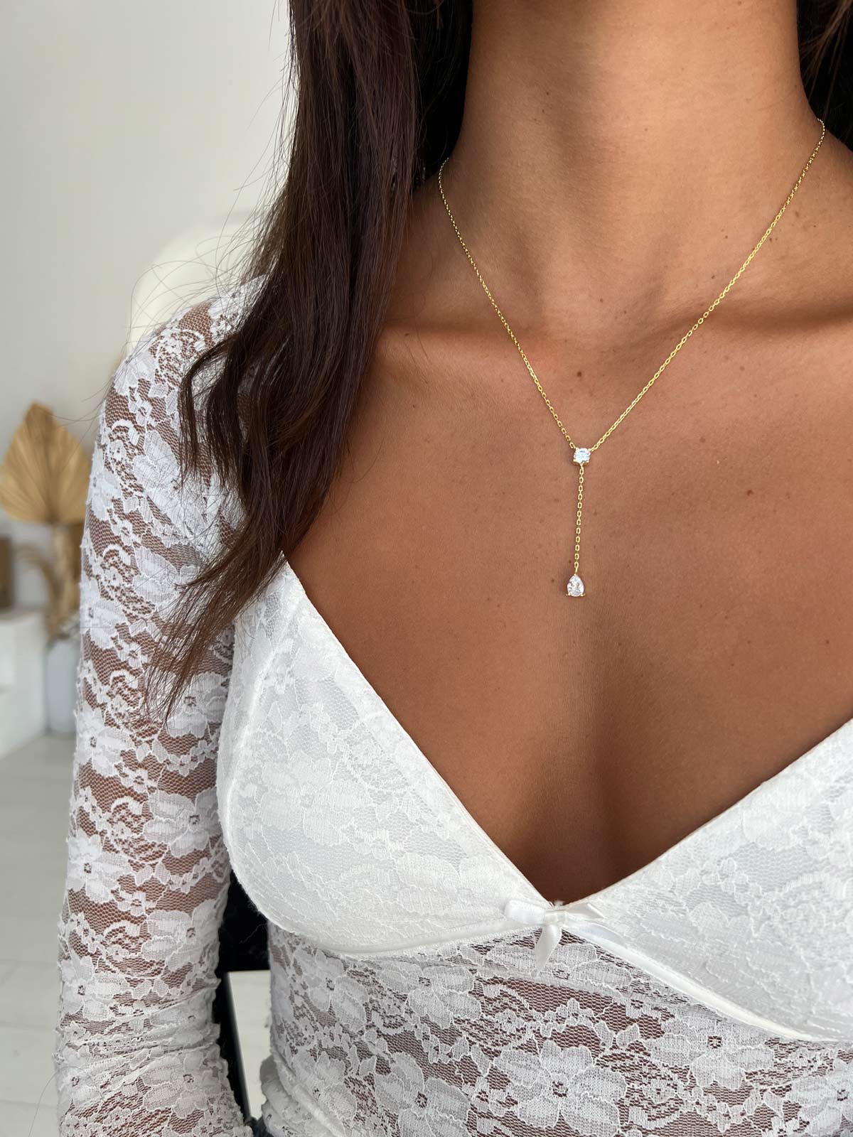 שרשרת עניבה קצרה סוליטר וטיפה