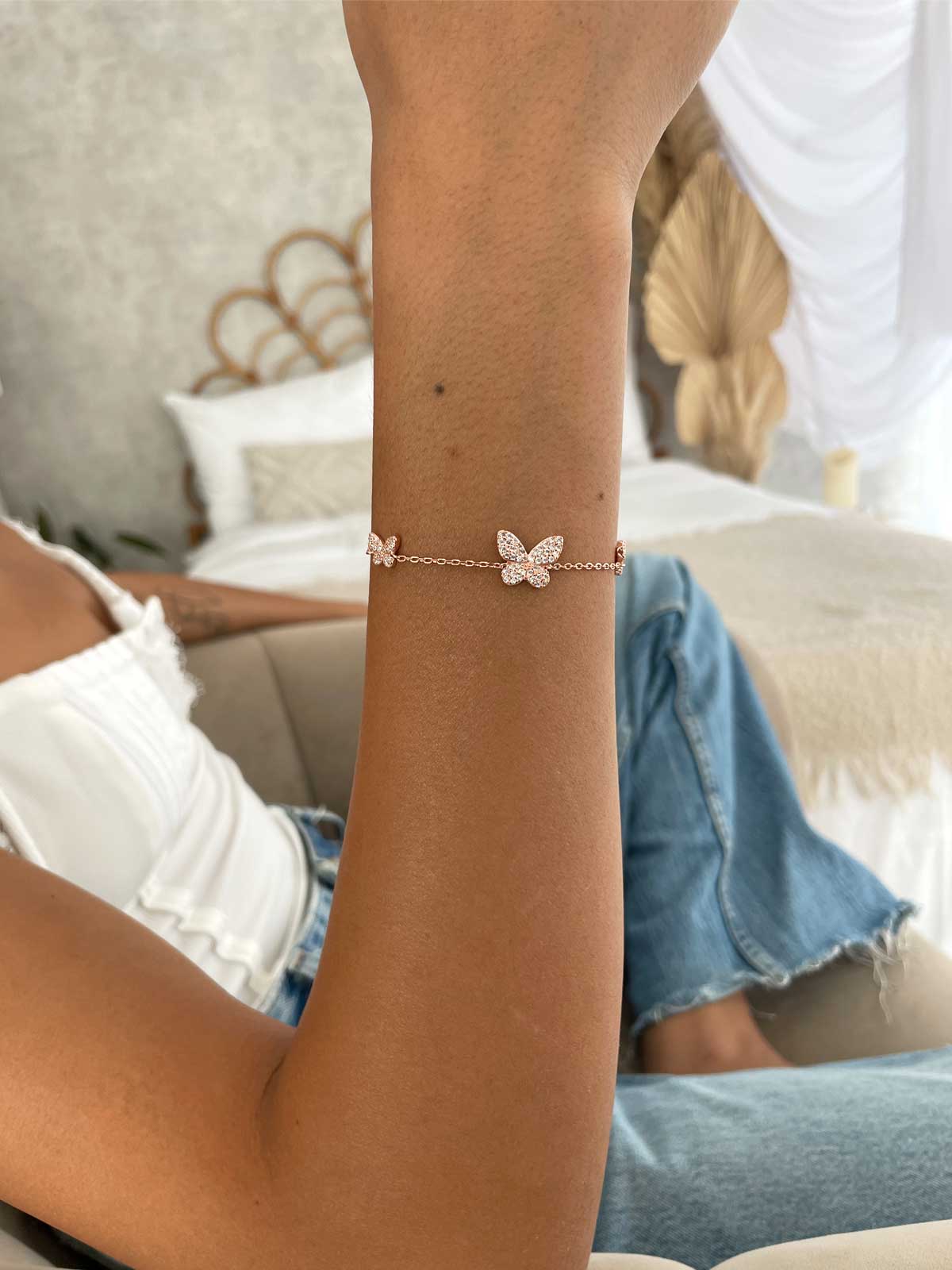 צמיד שלושה פרפרים משובצים