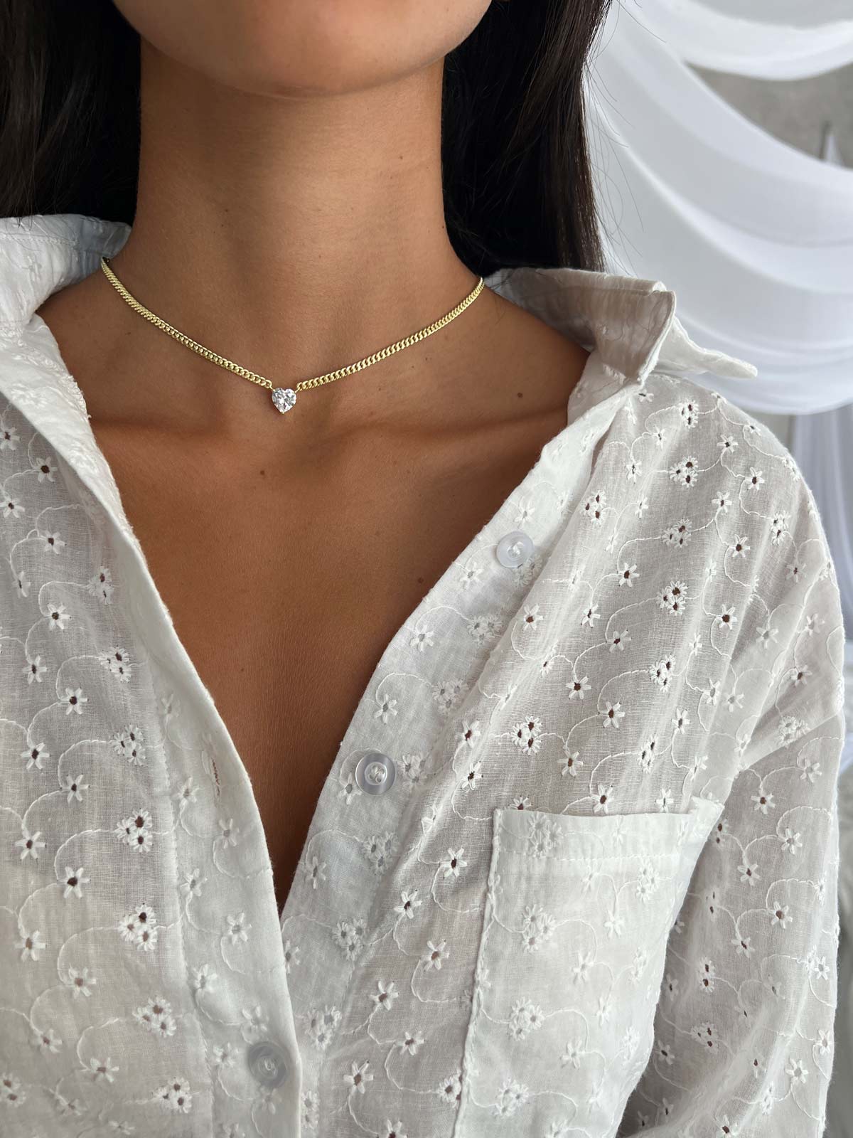 שרשרת צמודה חוליות עבות וסוליטר לב גדול