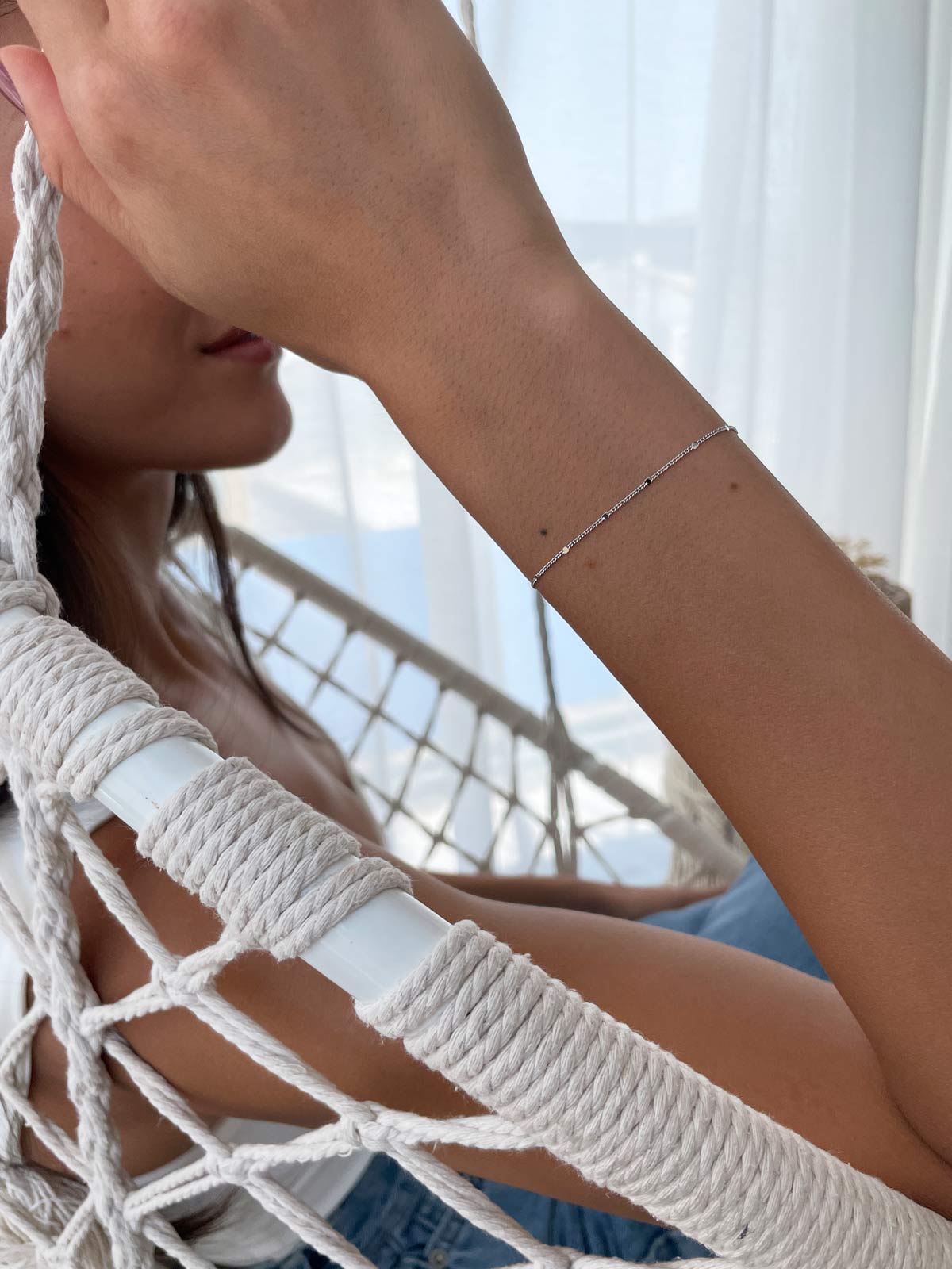 צמיד עדין דק חוליות ומעגלים