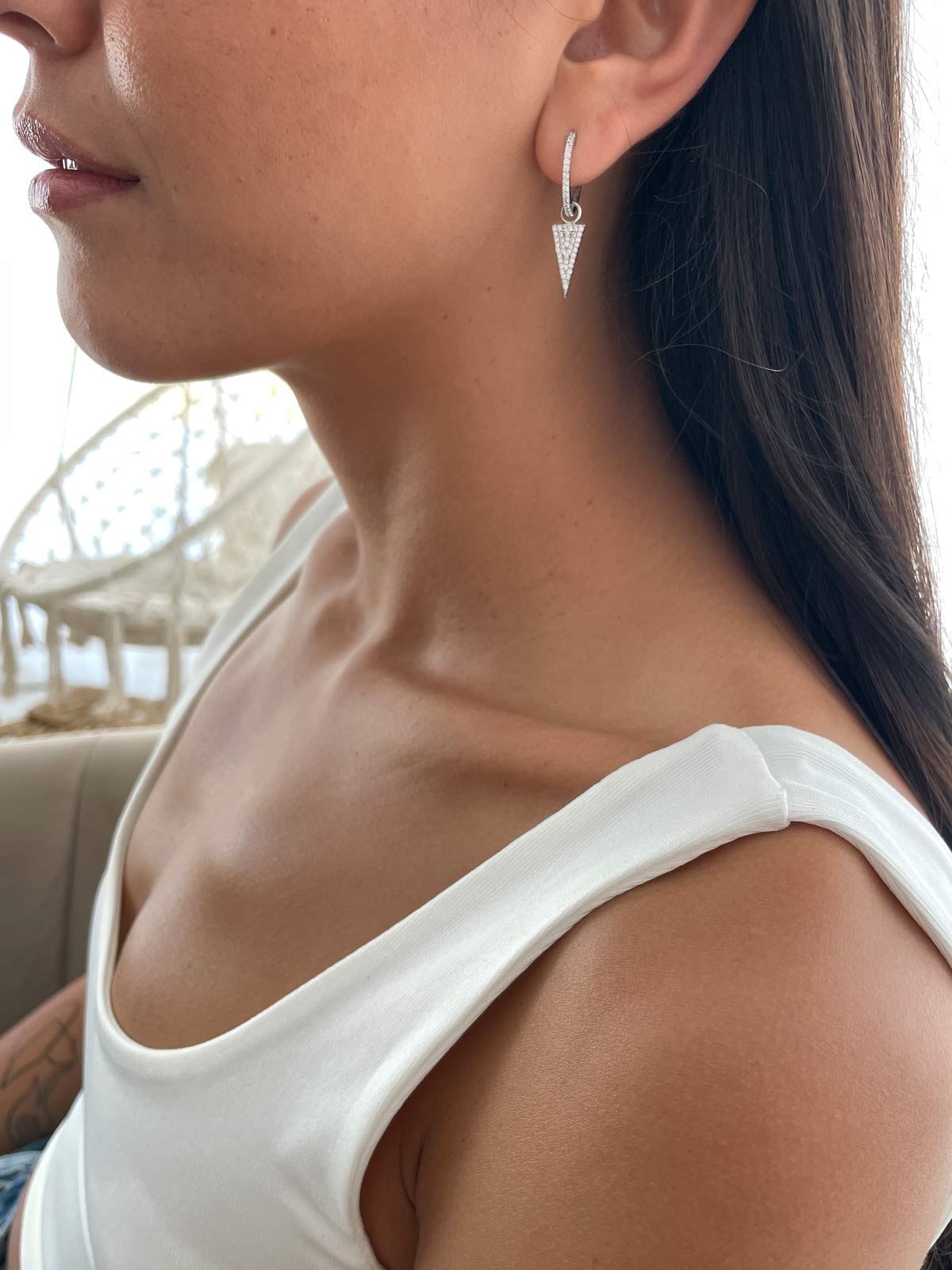 עגילי חישוק משובץ משלוש נופל