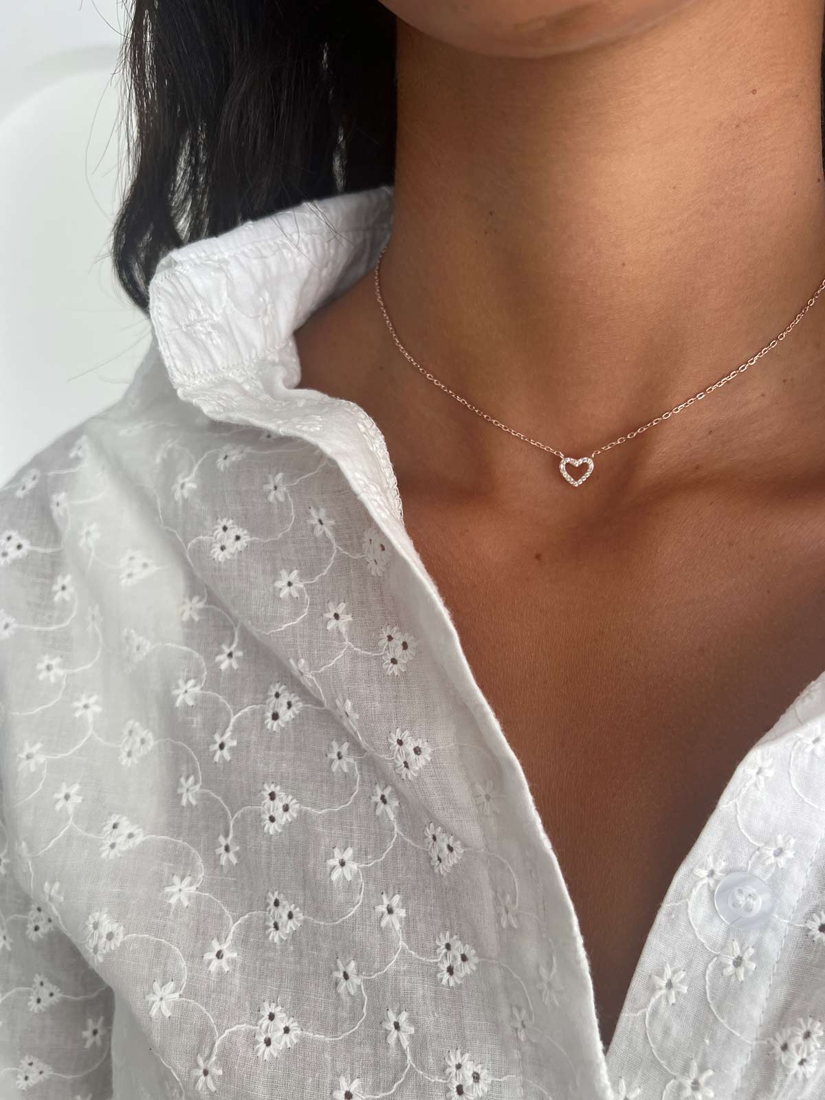 שרשרת צמודה לב משובץ