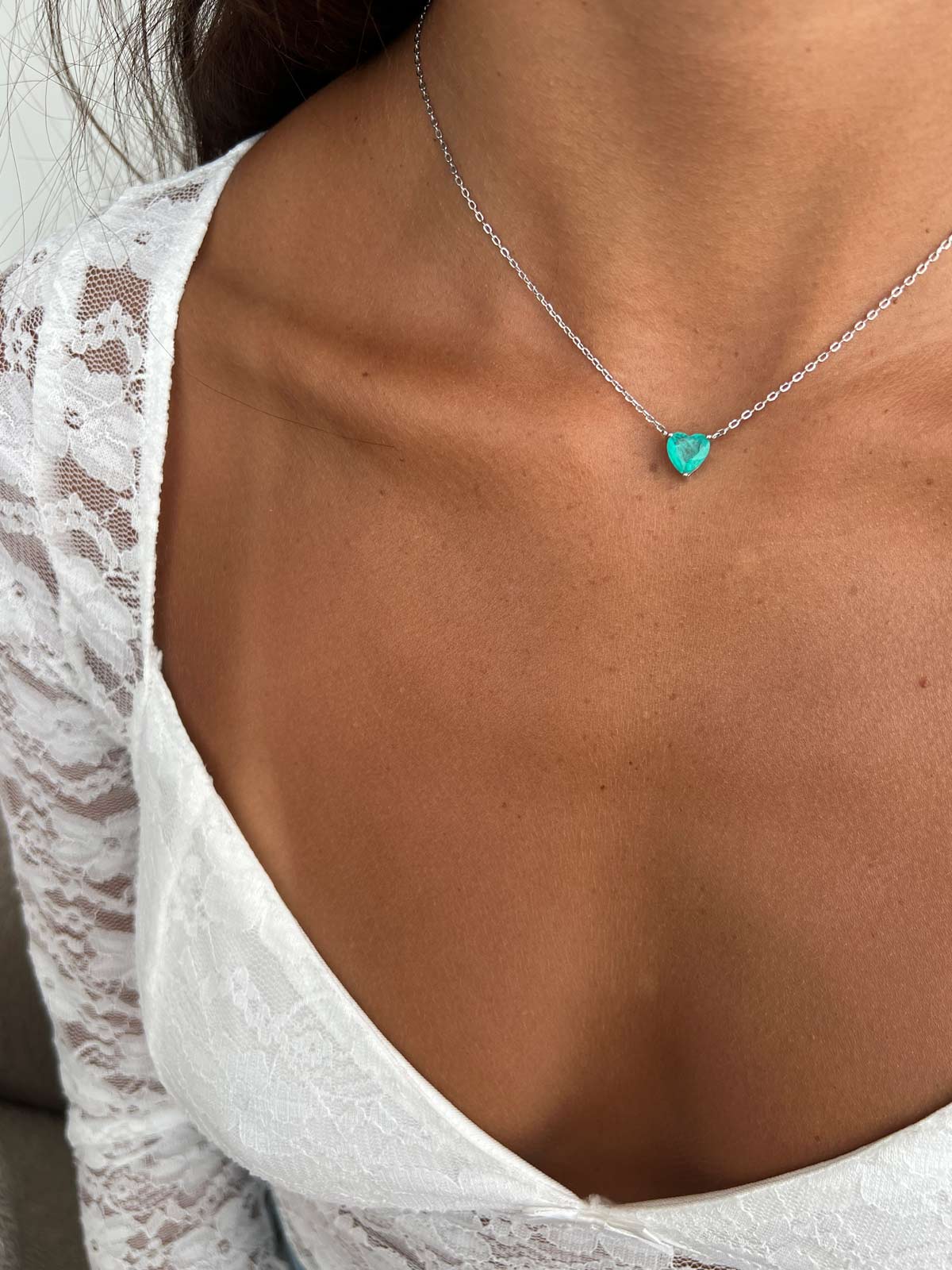 שרשרת צמודה סוליטר לב גדול טורקיז