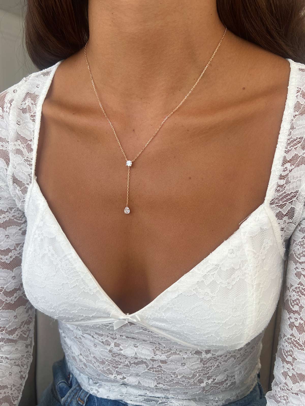 שרשרת עניבה קצרה סוליטר וטיפה