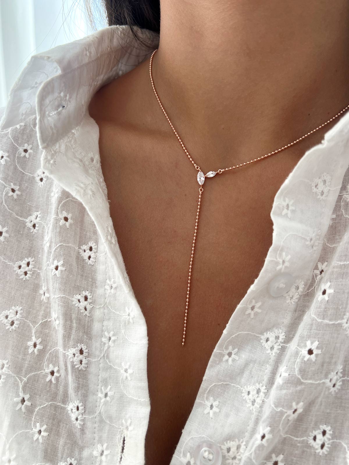 שרשרת עניבה חרוזים ומרקיזות סוליטרים