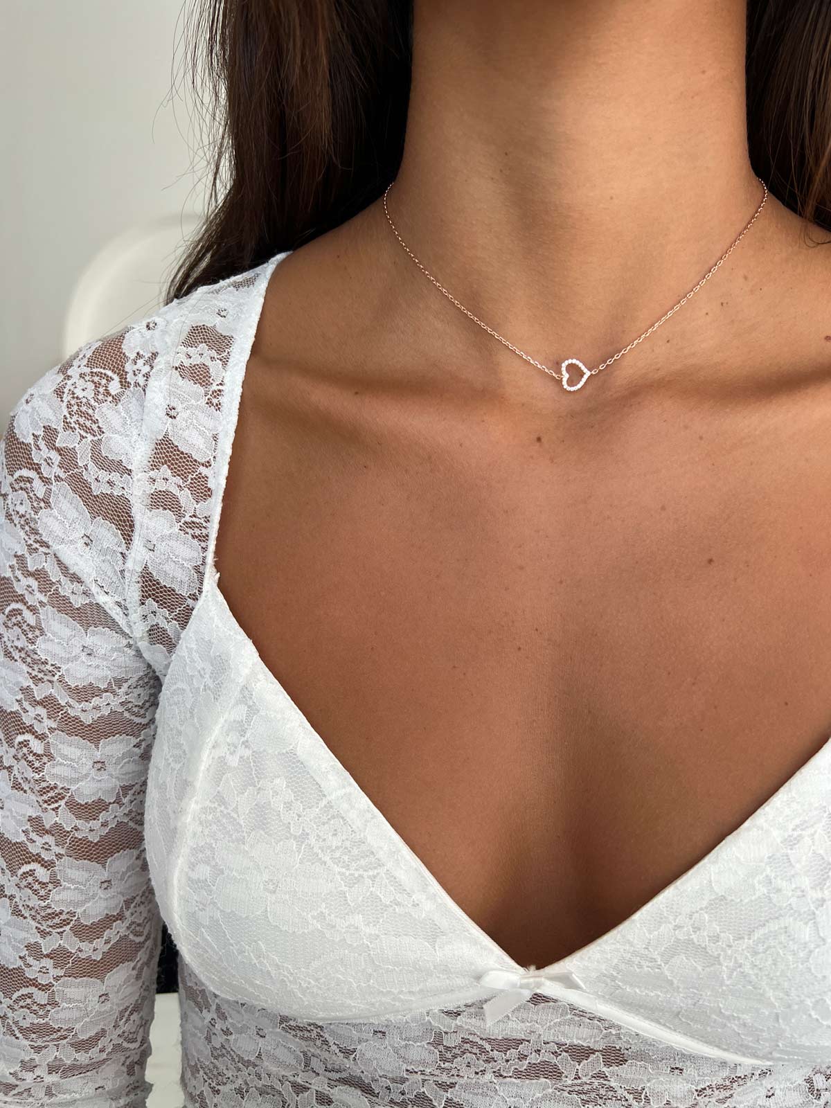 שרשרת צ'וקר לב שוכב משובץ