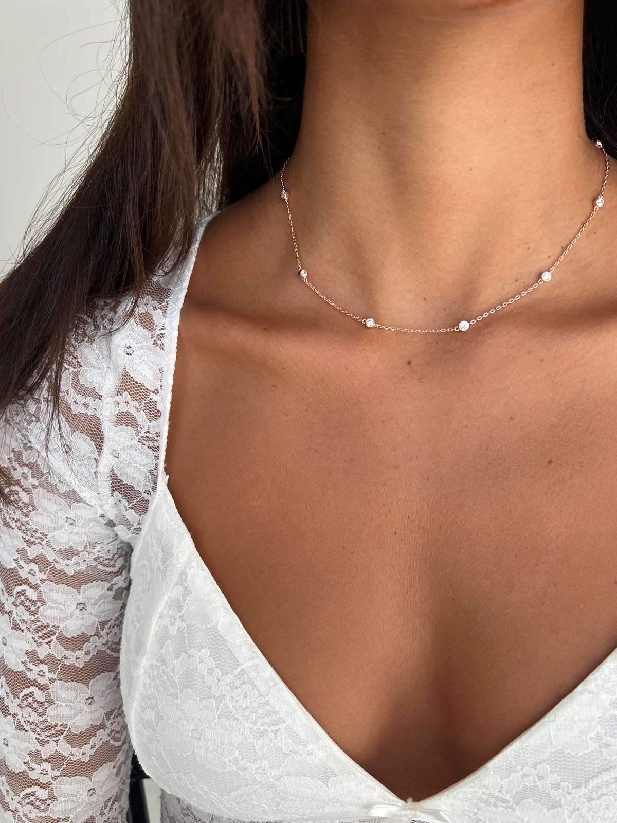 שרשרת צמודה סוליטרים