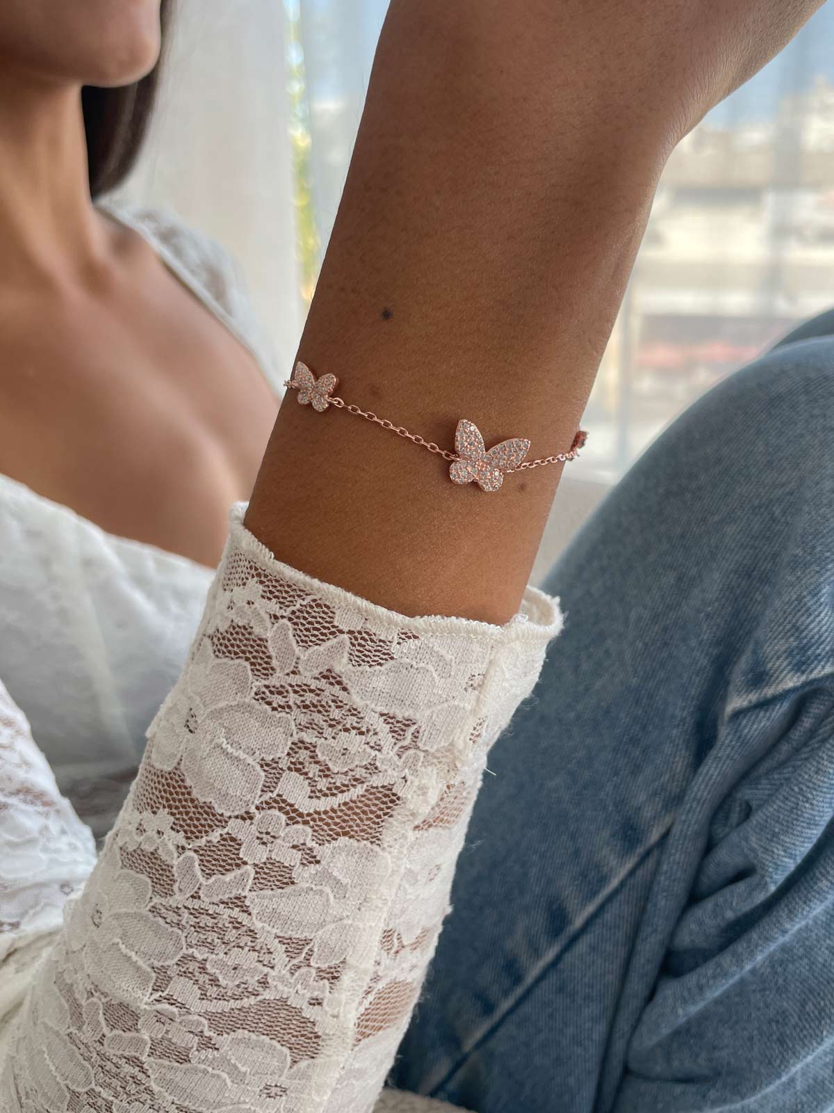 צמיד שלושה פרפרים משובצים