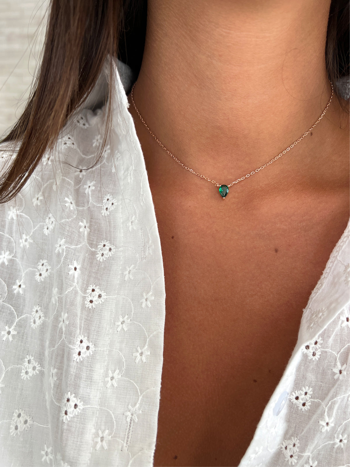 שרשרת צמודה סוליטר טיפה ירוקה