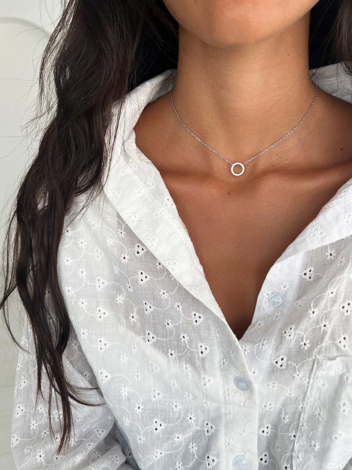 שרשרת צמודה חישוק קטן משובץ