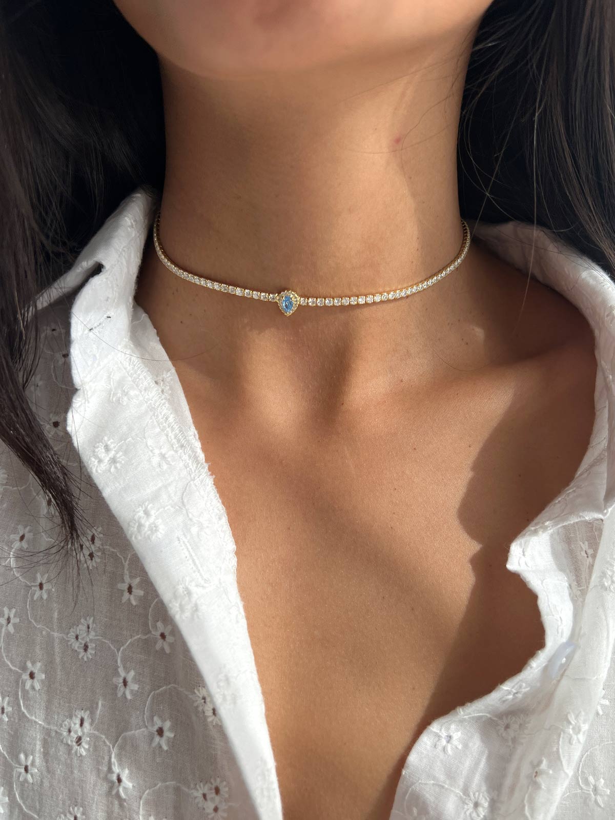 שרשרת צ'וקר טניס טיפה תכלת משובצת