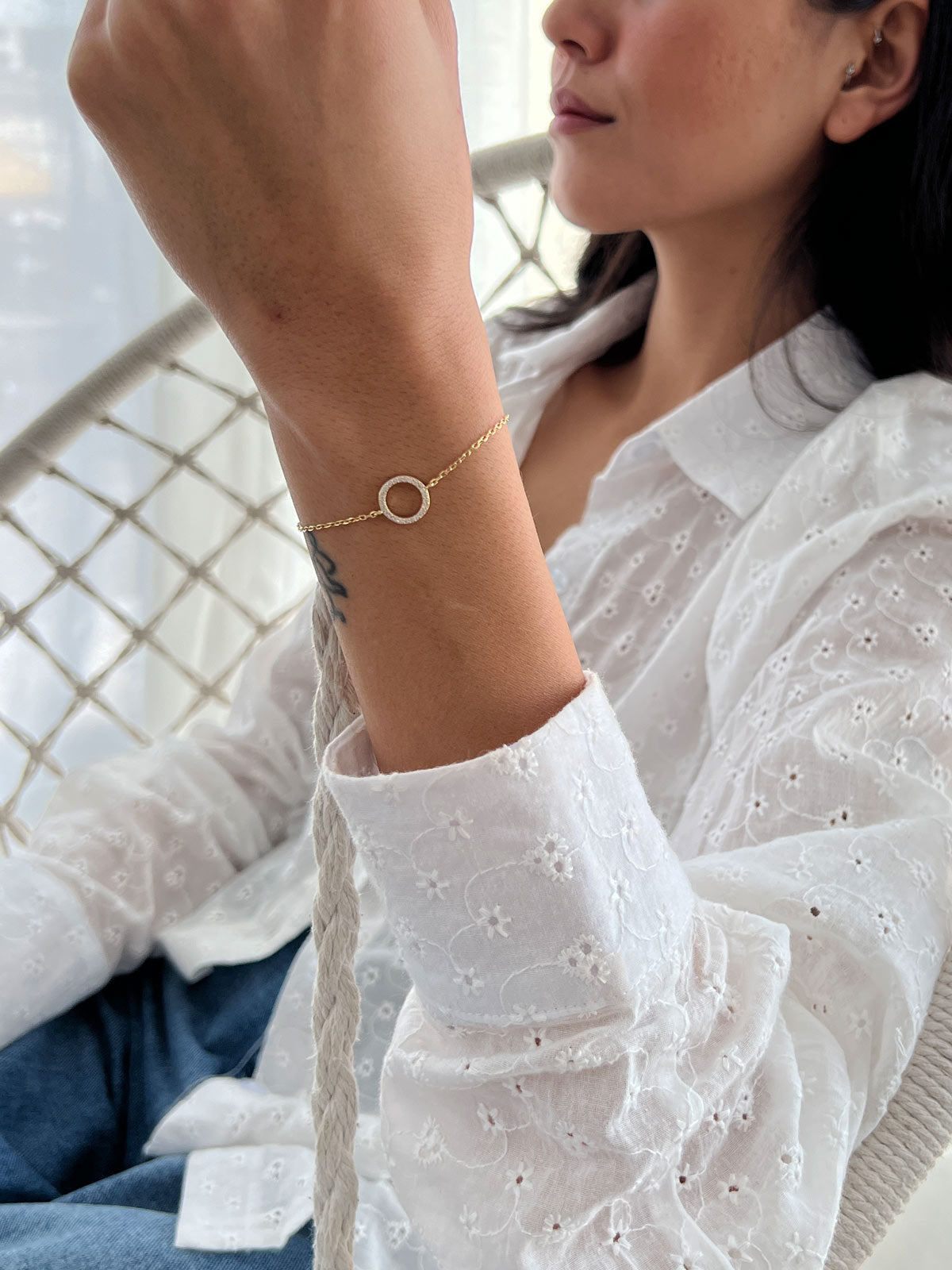 צמיד חישוק קטן משובץ