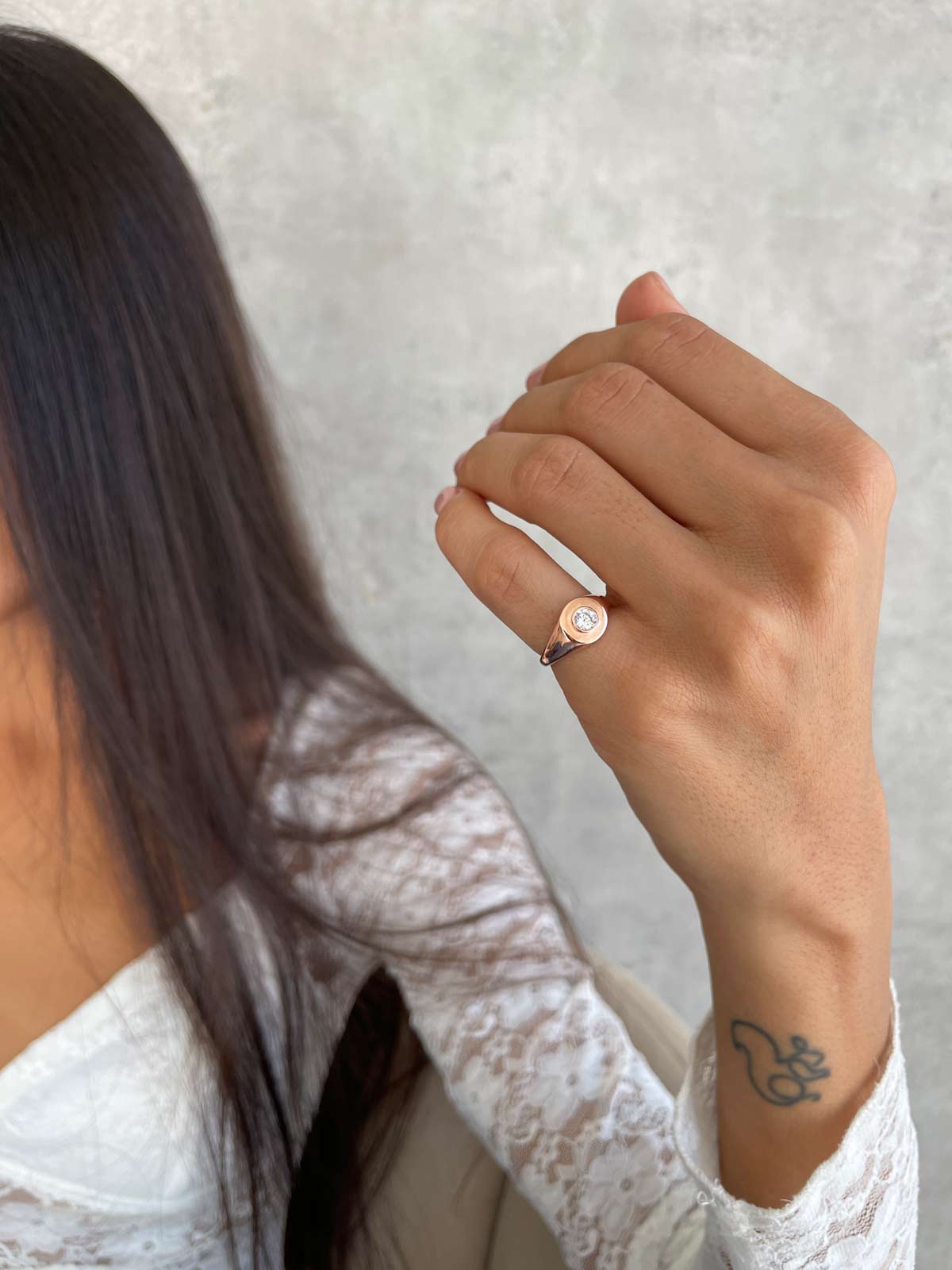 טבעת חותם לזרת סוליטר עגול