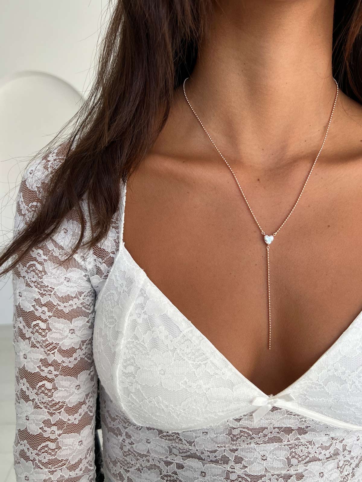 שרשרת עניבה חרוזים וסוליטר לב