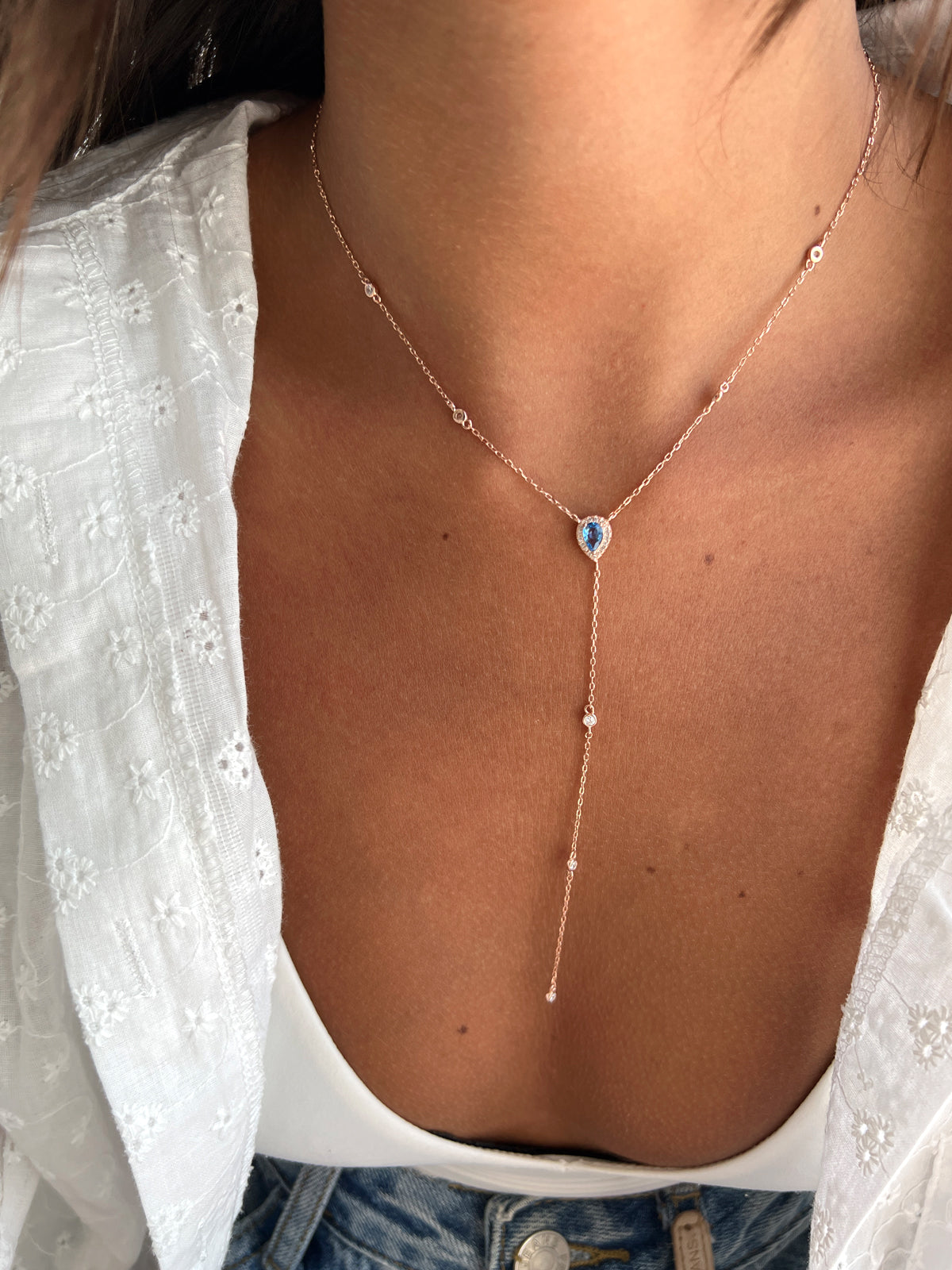 שרשרת עניבה טיפה תכלת