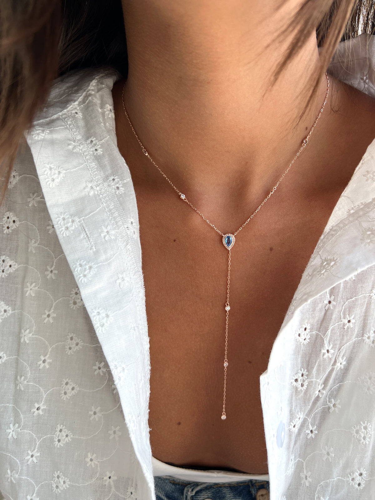 שרשרת עניבה טיפה תכלת