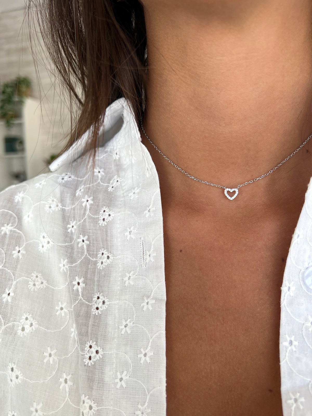 שרשרת צמודה לב משובץ