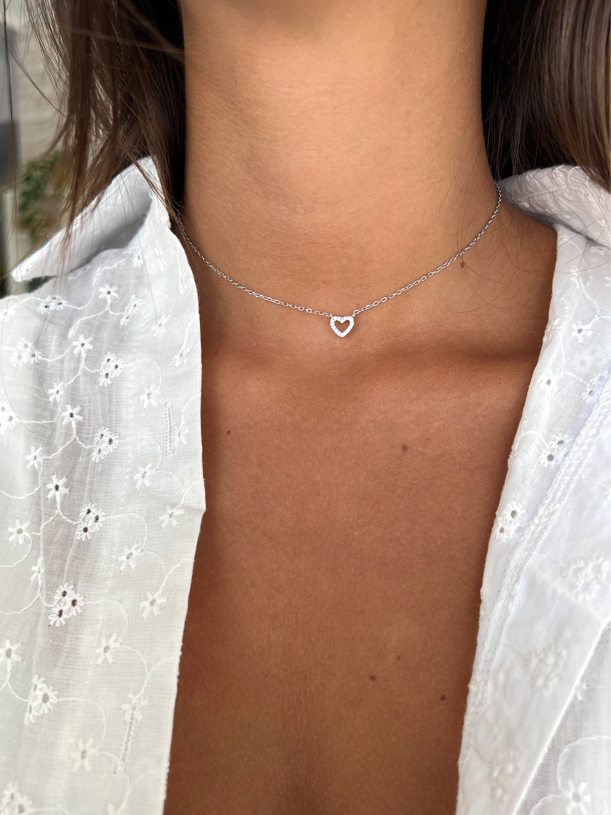 שרשרת צמודה לב משובץ