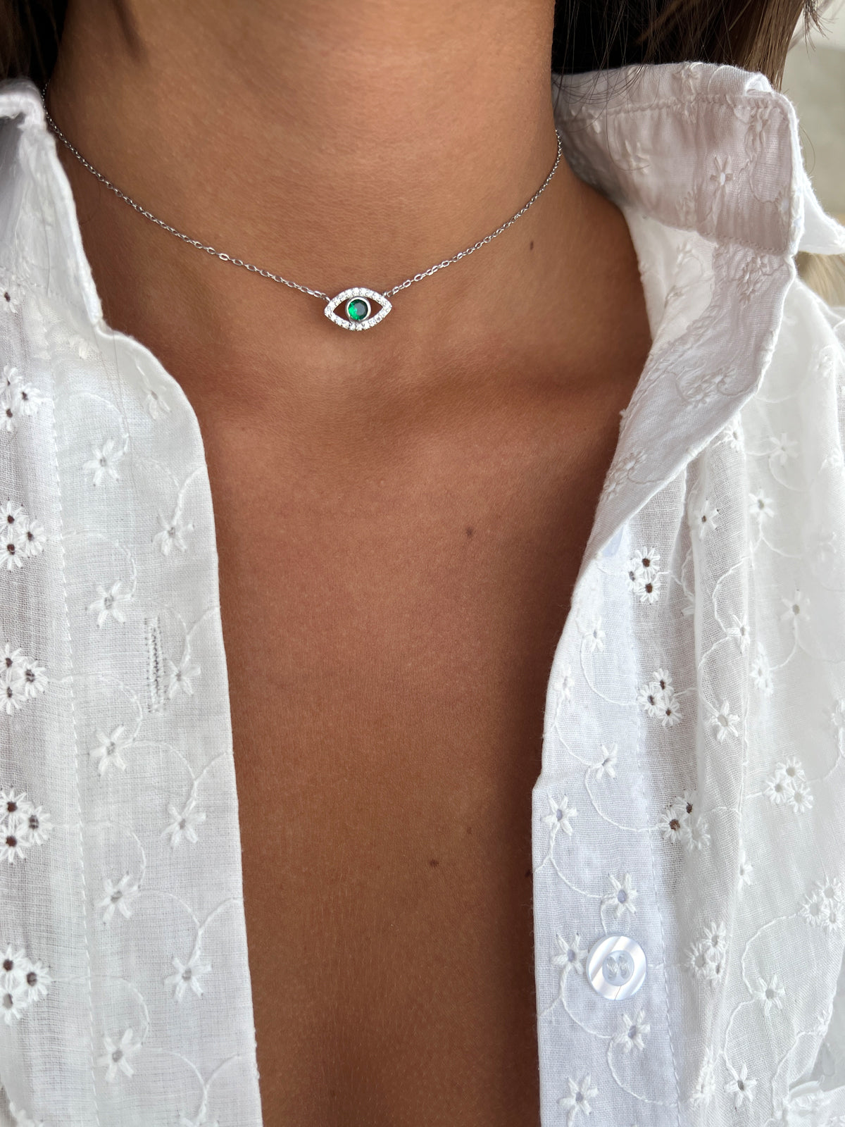 שרשרת צמודה עין גדולה אבן ירוקה