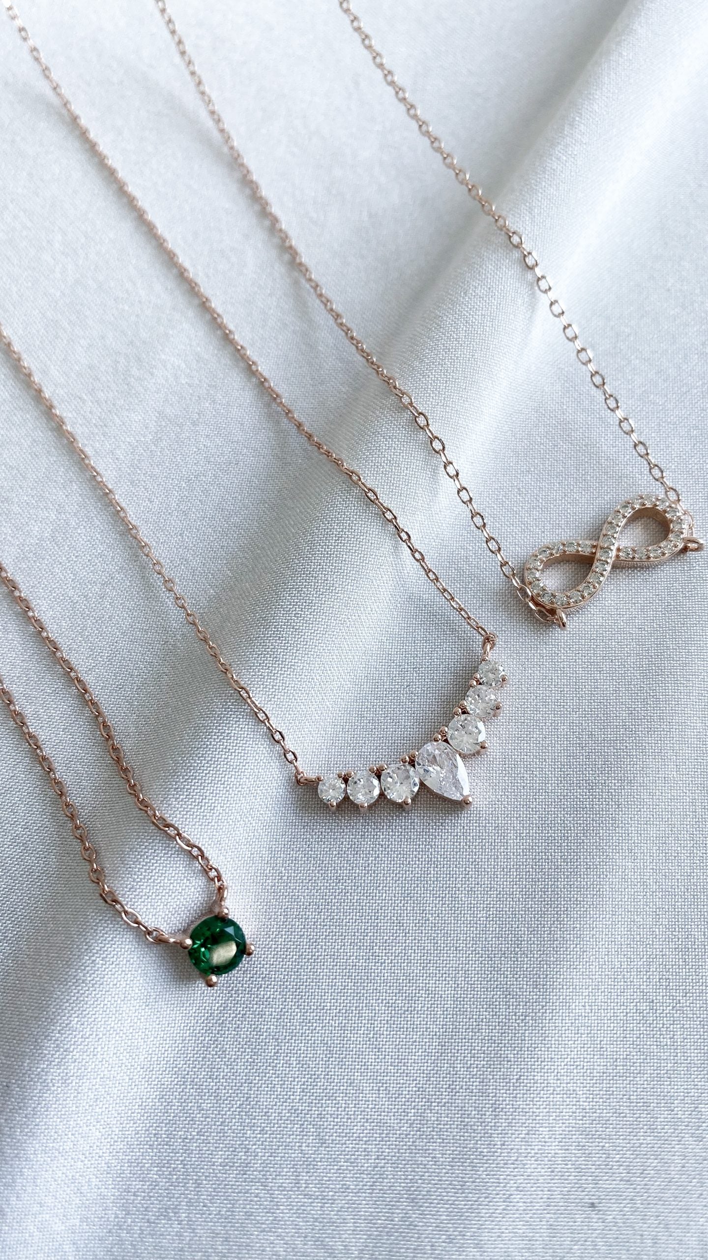 שרשרת סוליטרים וטיפה