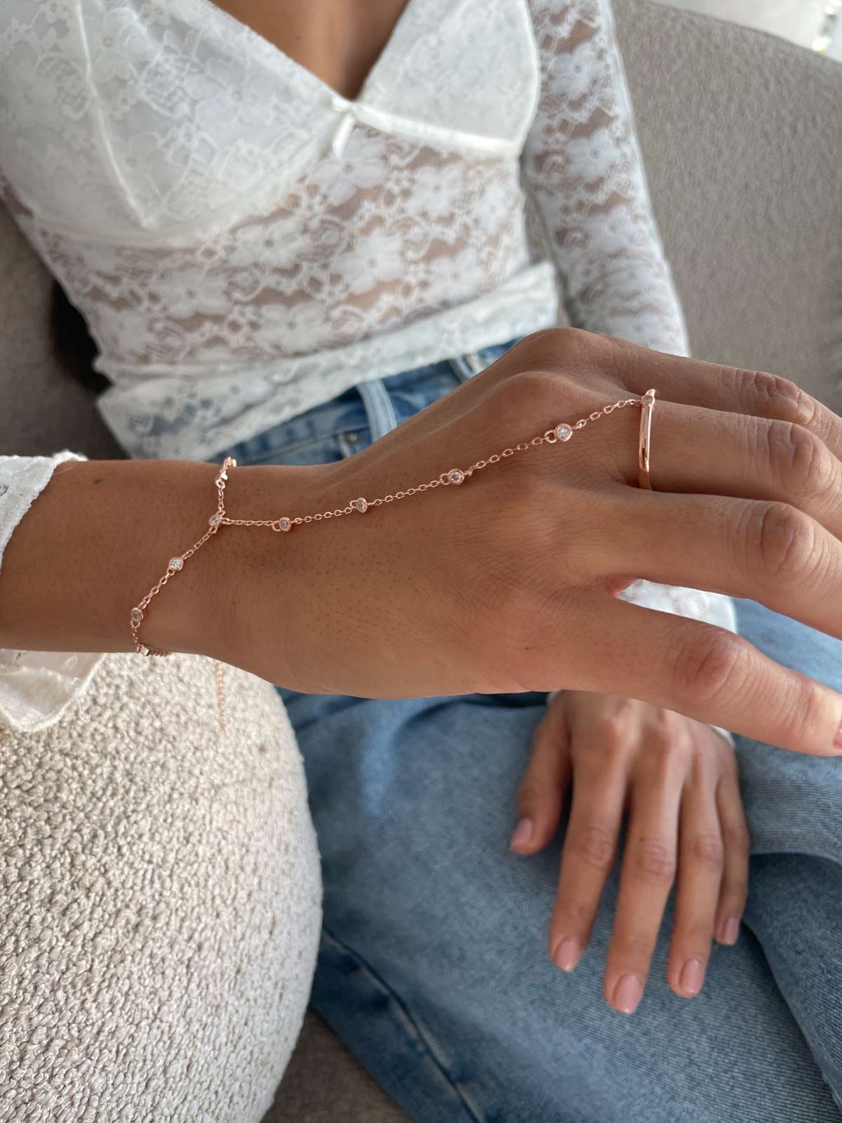 צמיד טבעת סוליטרים וטבעת עדינה