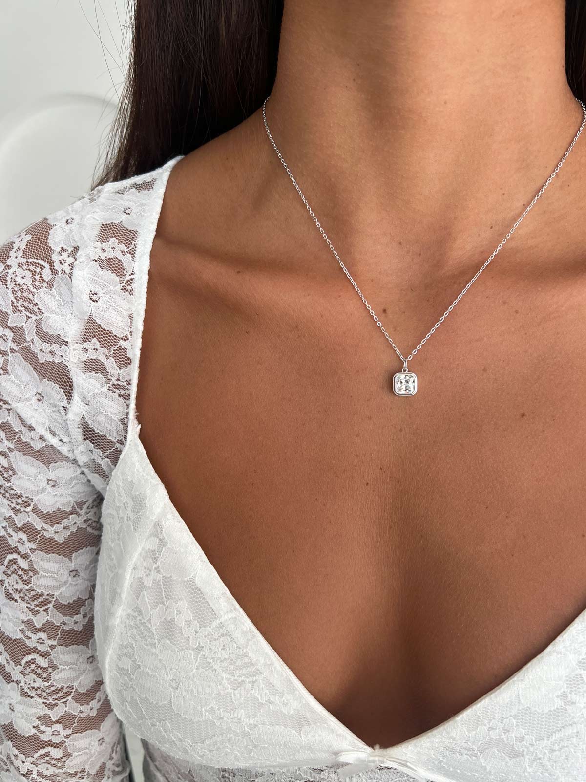 שרשרת סוליטר מרובע בזל