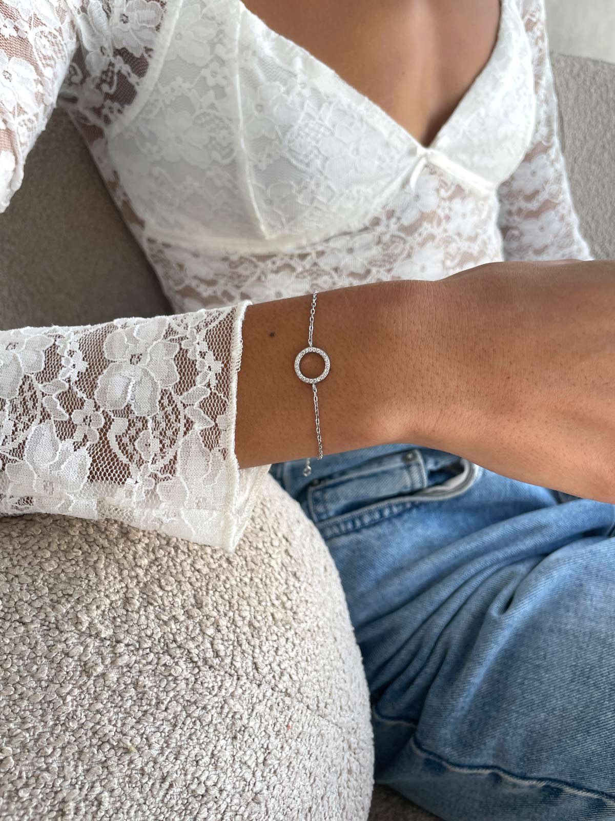 צמיד חישוק קטן משובץ