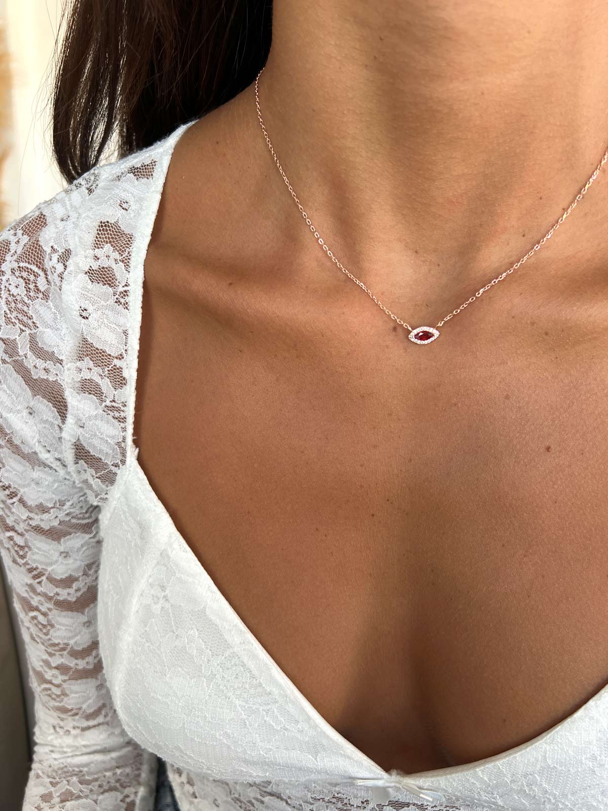 שרשרת צמודה סוליטר מרקיזה אדום משובץ