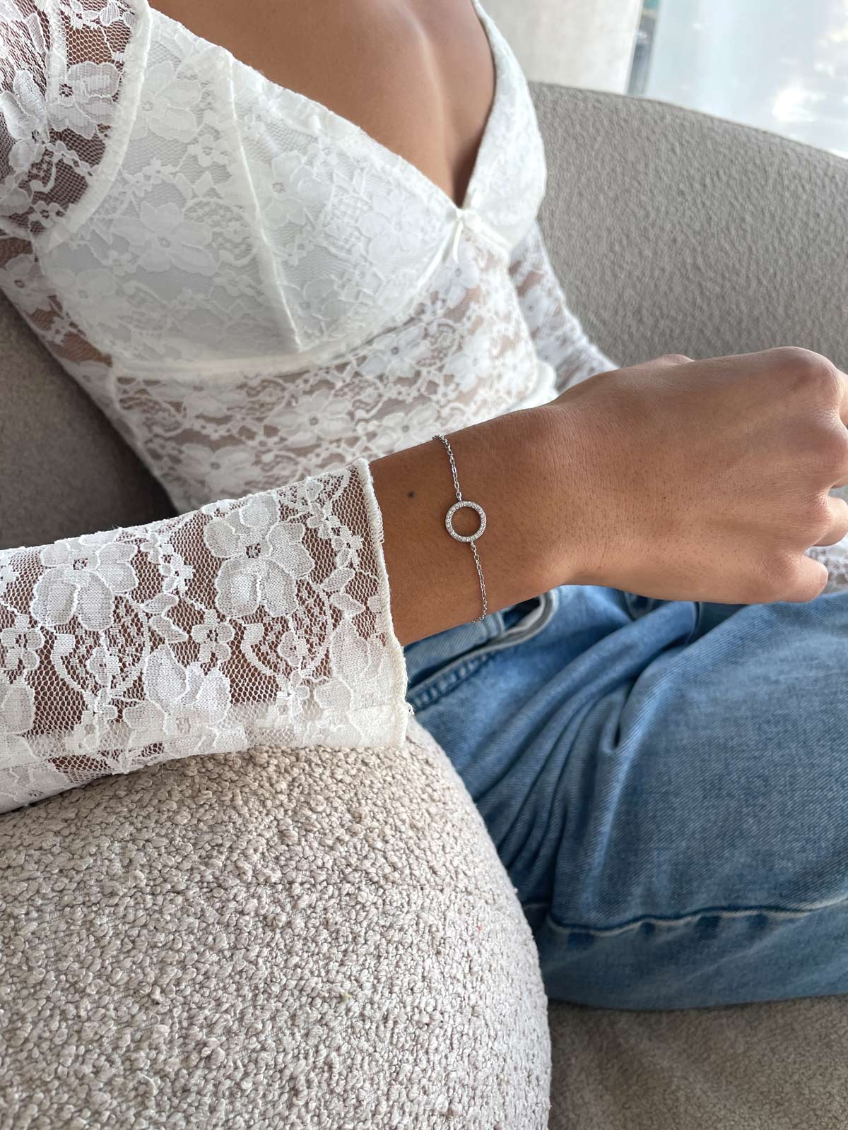 צמיד חישוק קטן משובץ