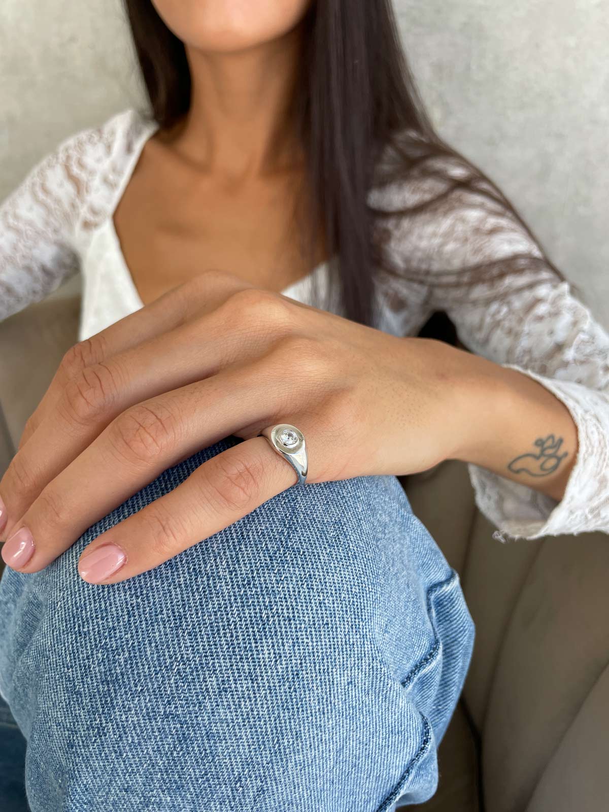 טבעת חותם לזרת סוליטר עגול