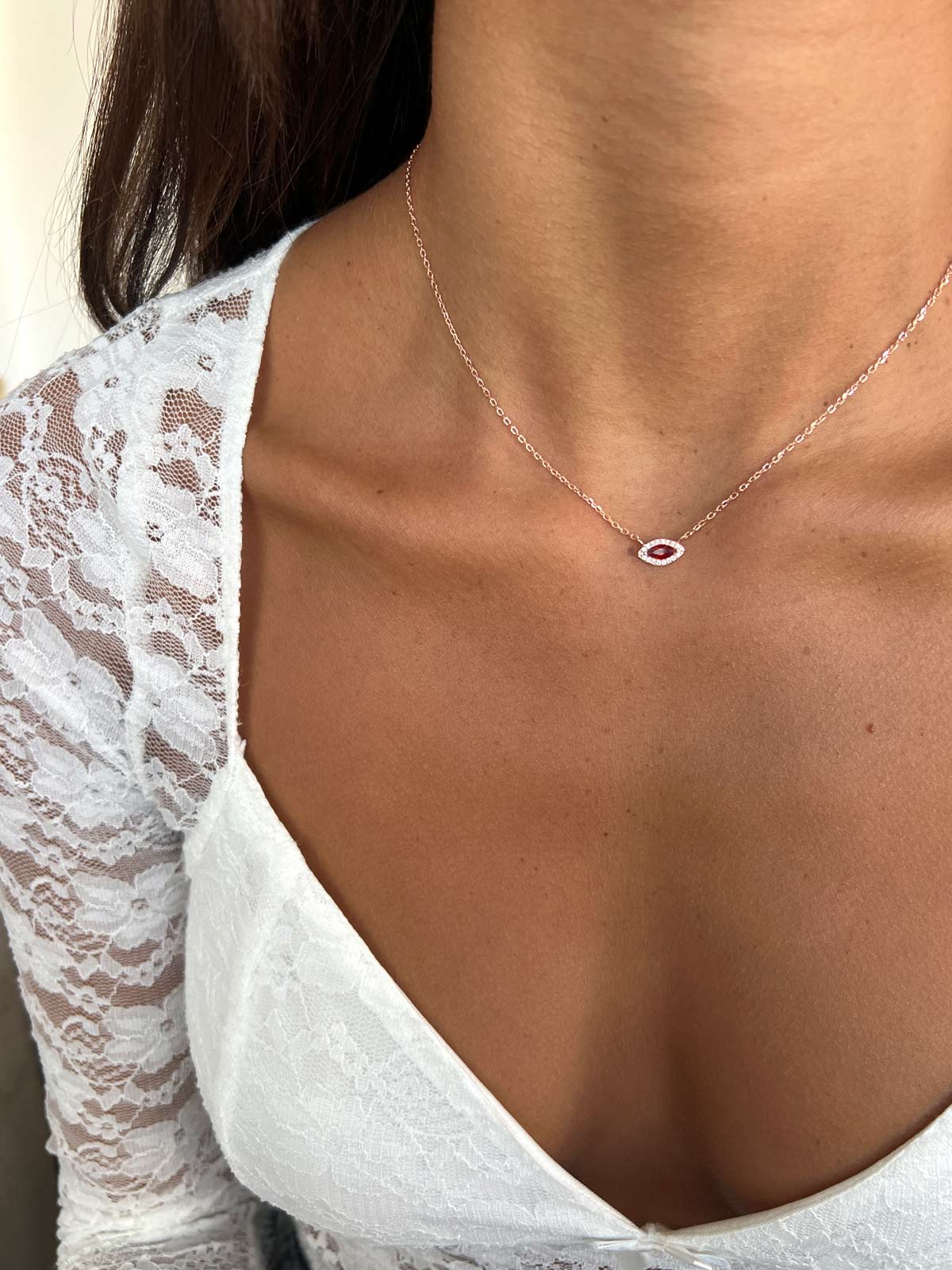 שרשרת צמודה סוליטר מרקיזה אדום משובץ