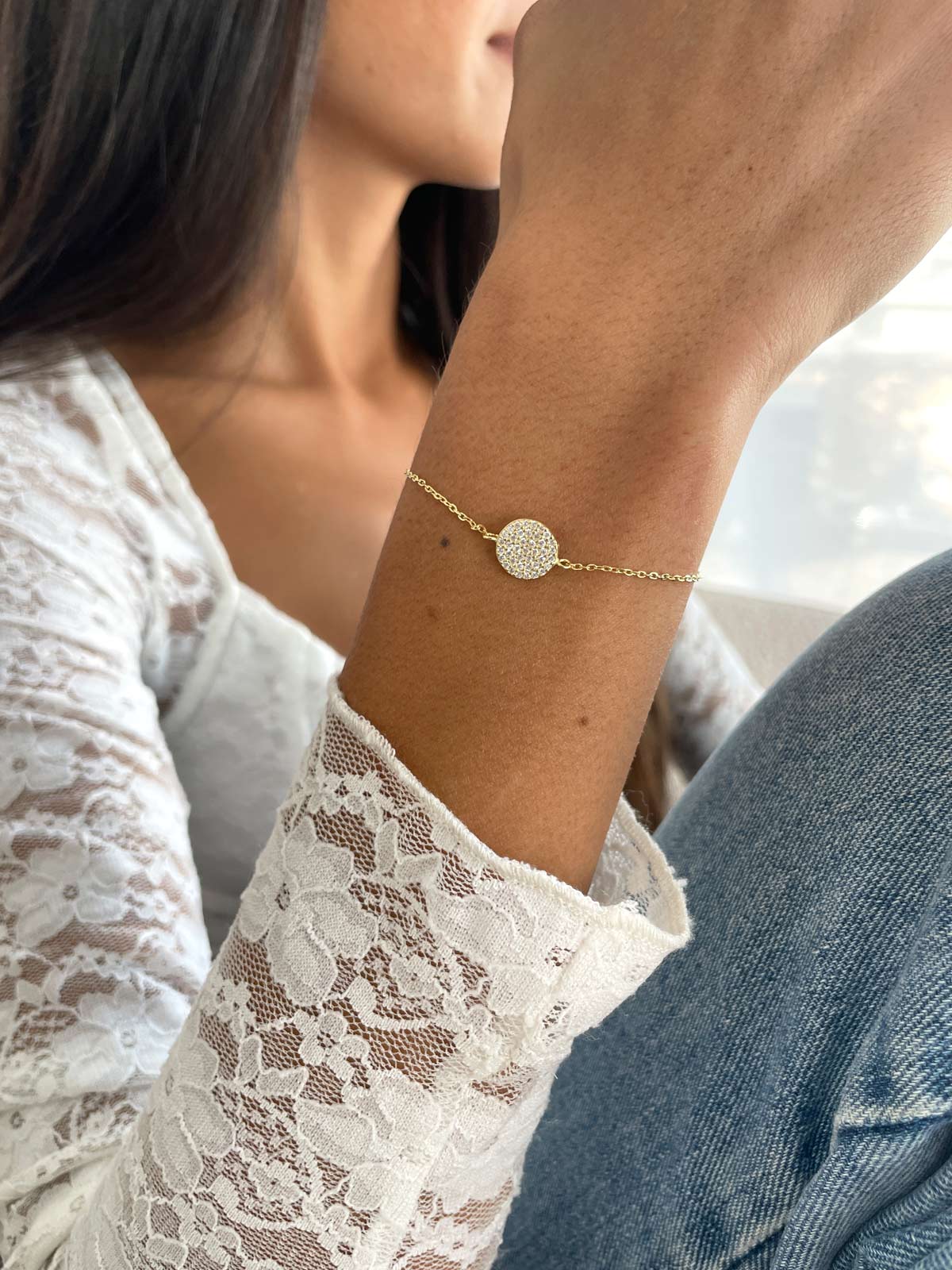 צמיד עדין מעגל משובץ