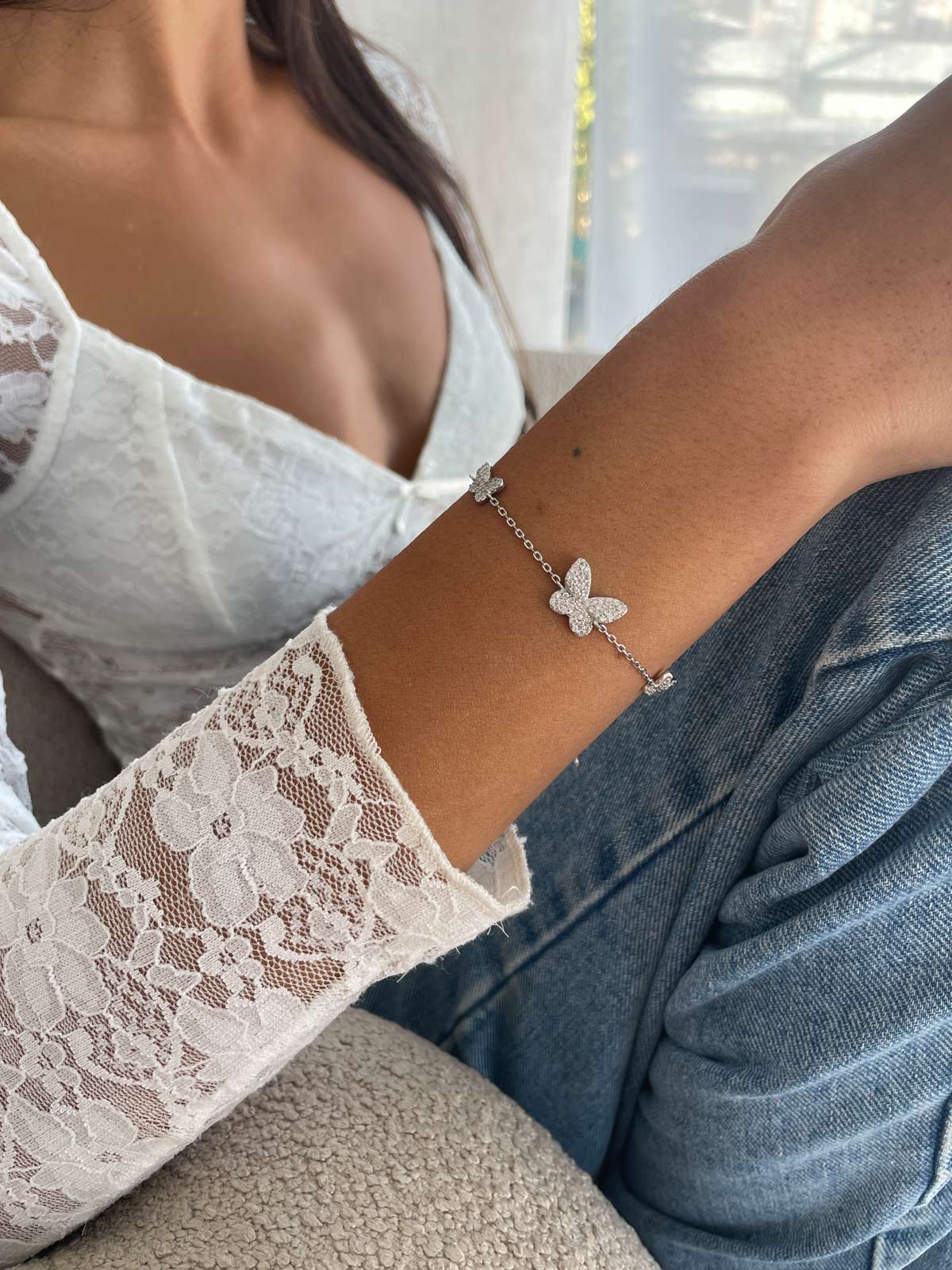 צמיד שלושה פרפרים משובצים