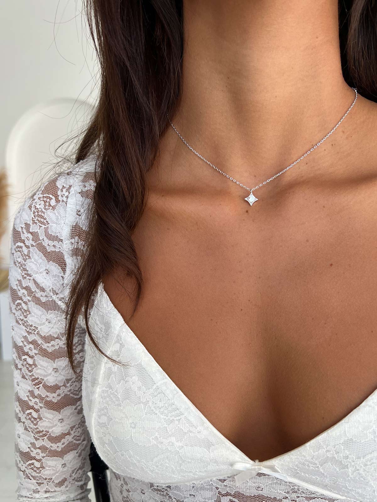 שרשרת צמודה מעוין וסוליטר