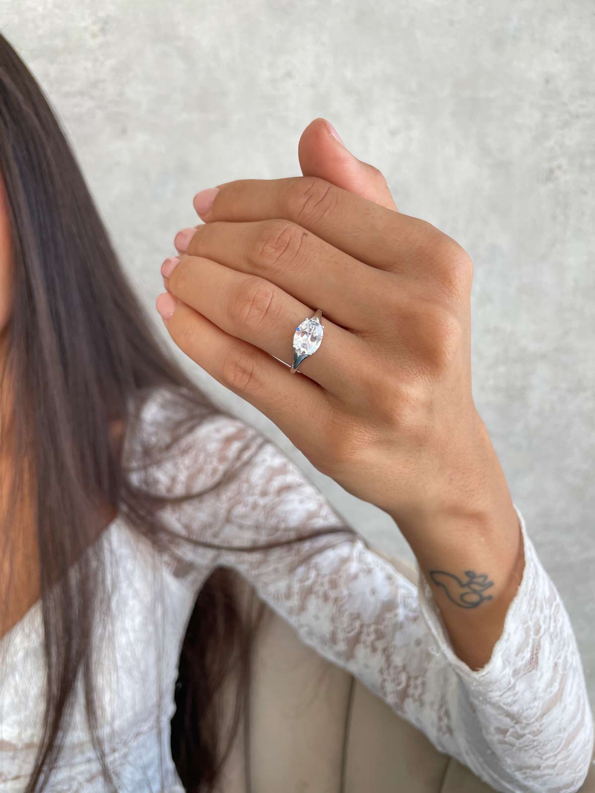 טבעת סוליטר אליפסה שוכב