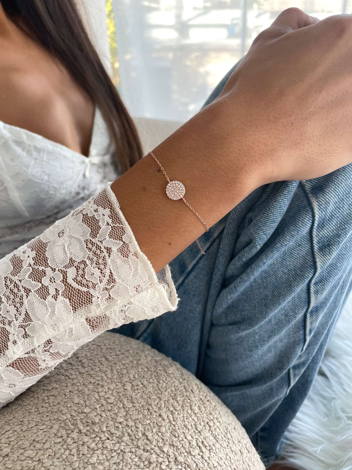 צמיד עדין מעגל משובץ