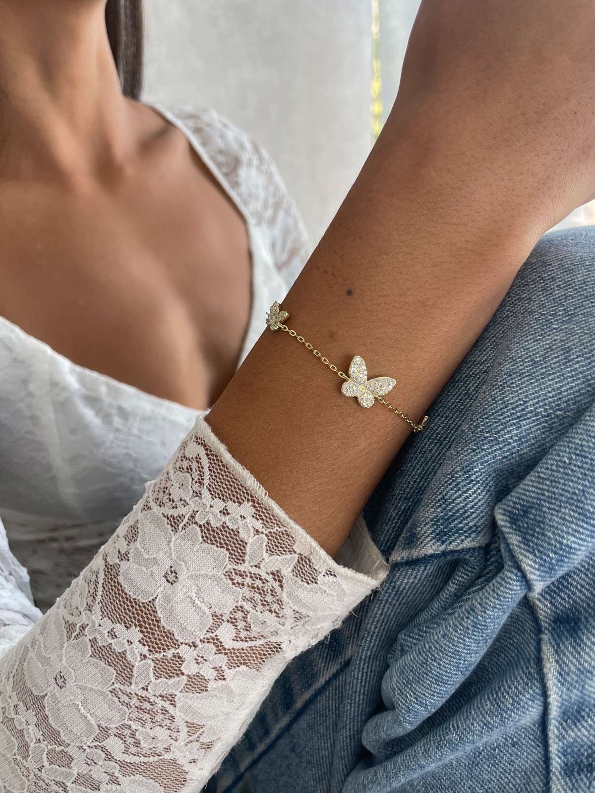 צמיד שלושה פרפרים משובצים