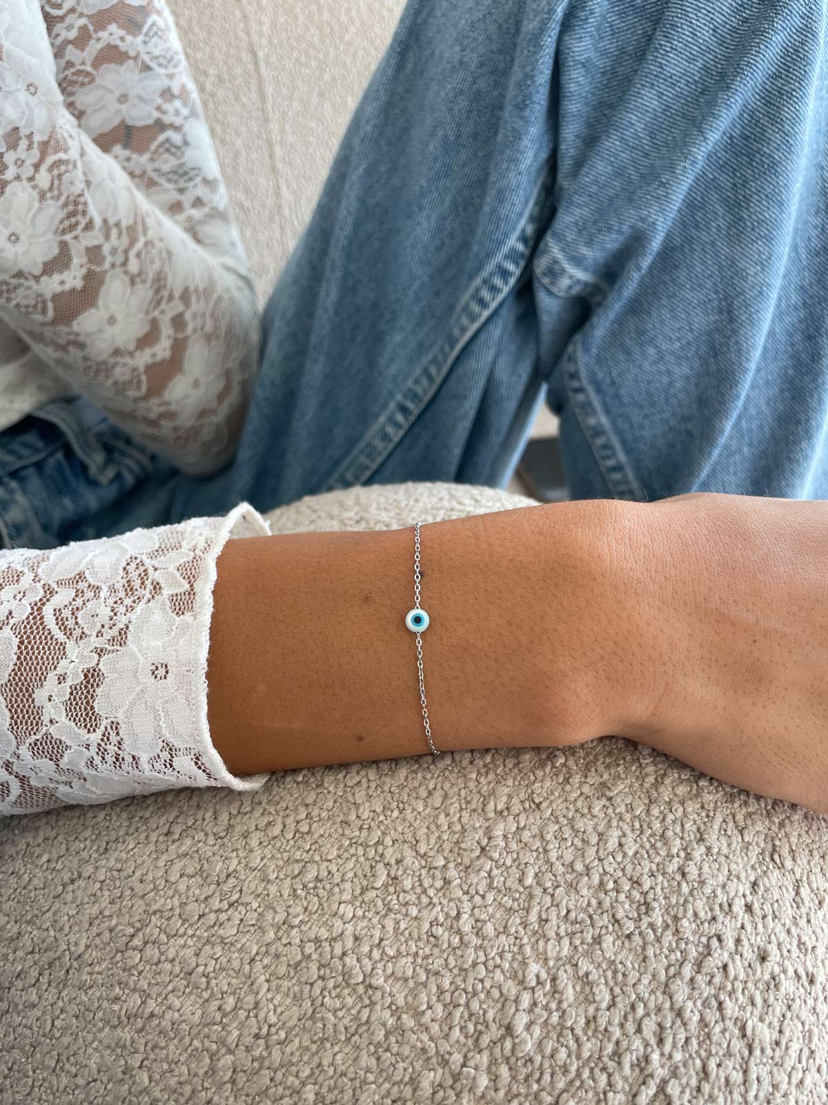 צמיד חרוז עין לבנה