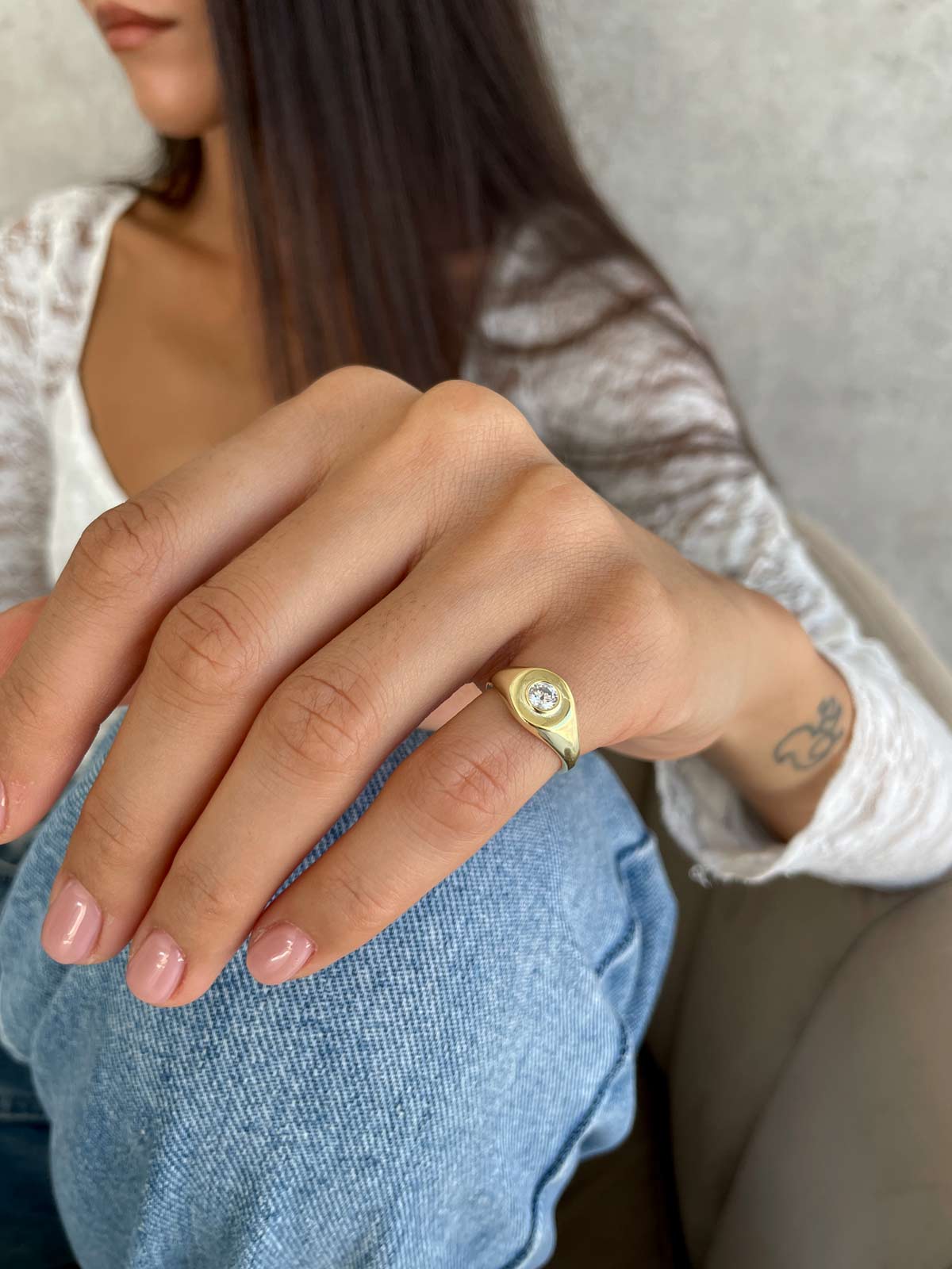 טבעת חותם לזרת סוליטר עגול