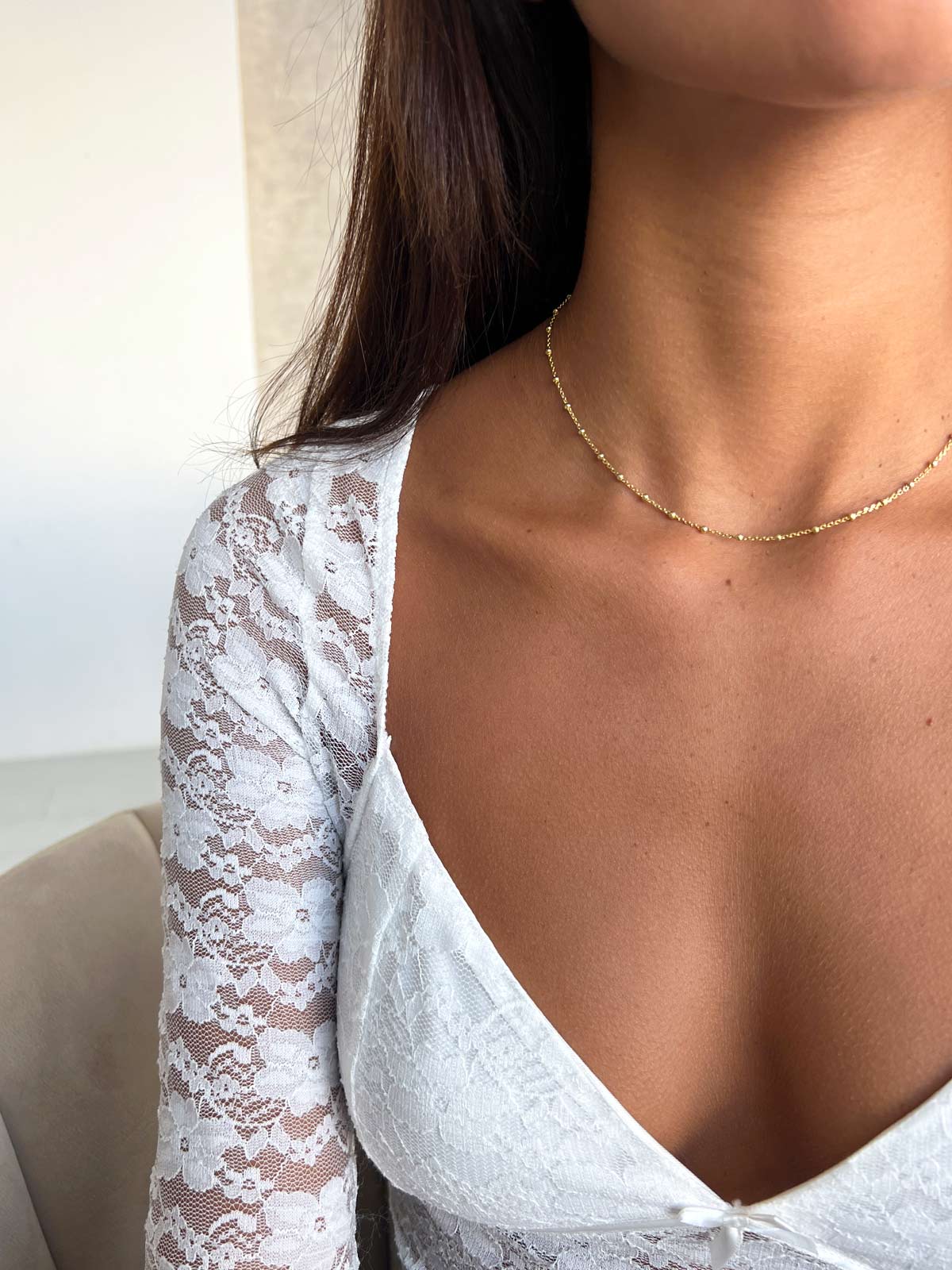 שרשרת צמודה חרוזים קטנים