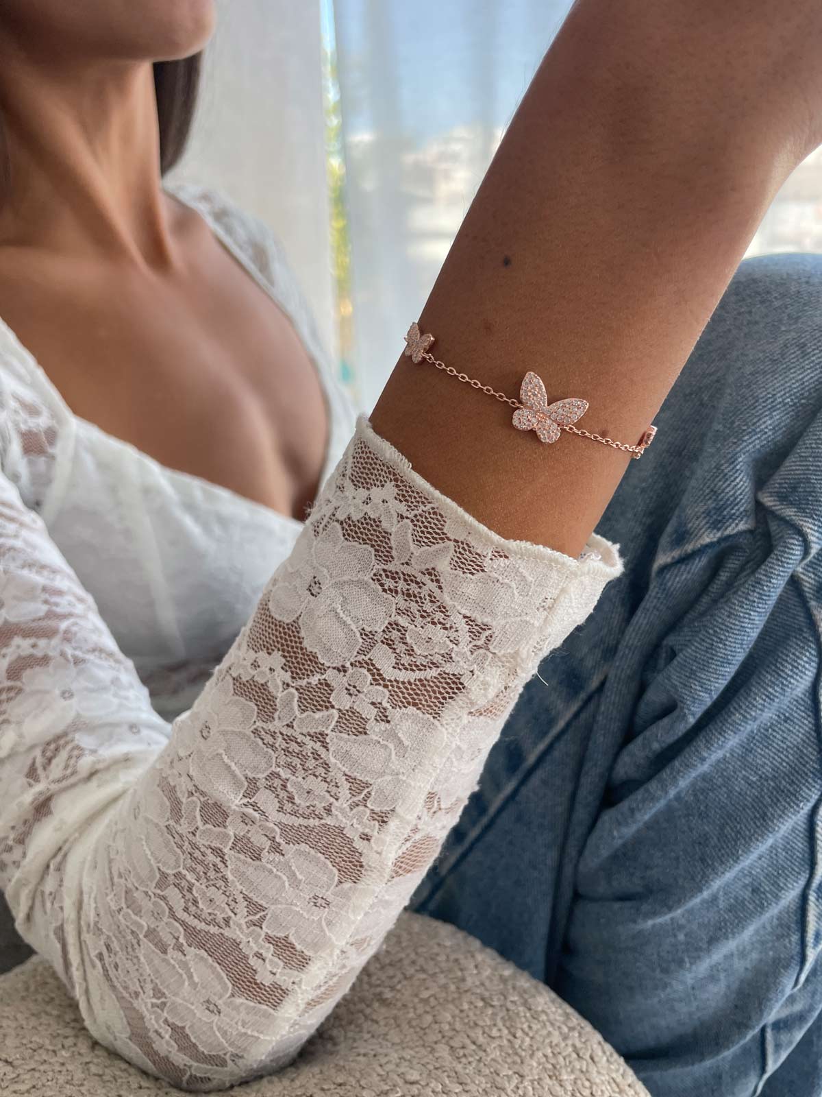 צמיד שלושה פרפרים משובצים