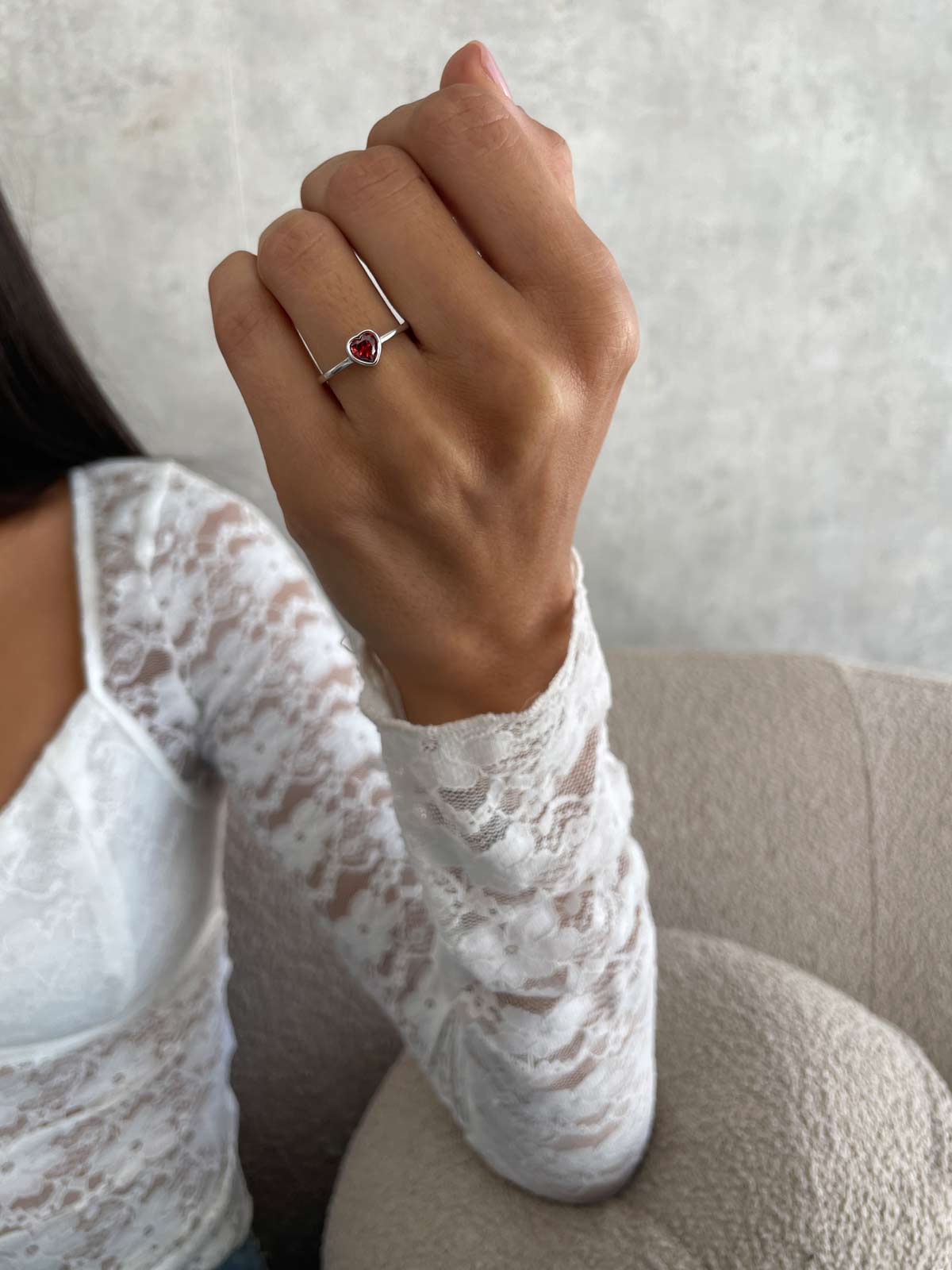 טבעת סוליטר בזל לב אדום