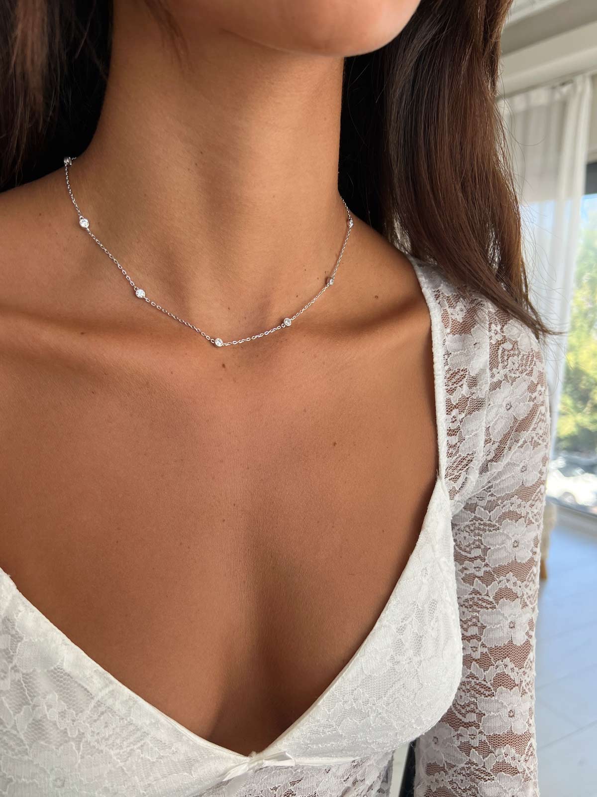 שרשרת צמודה סוליטרים