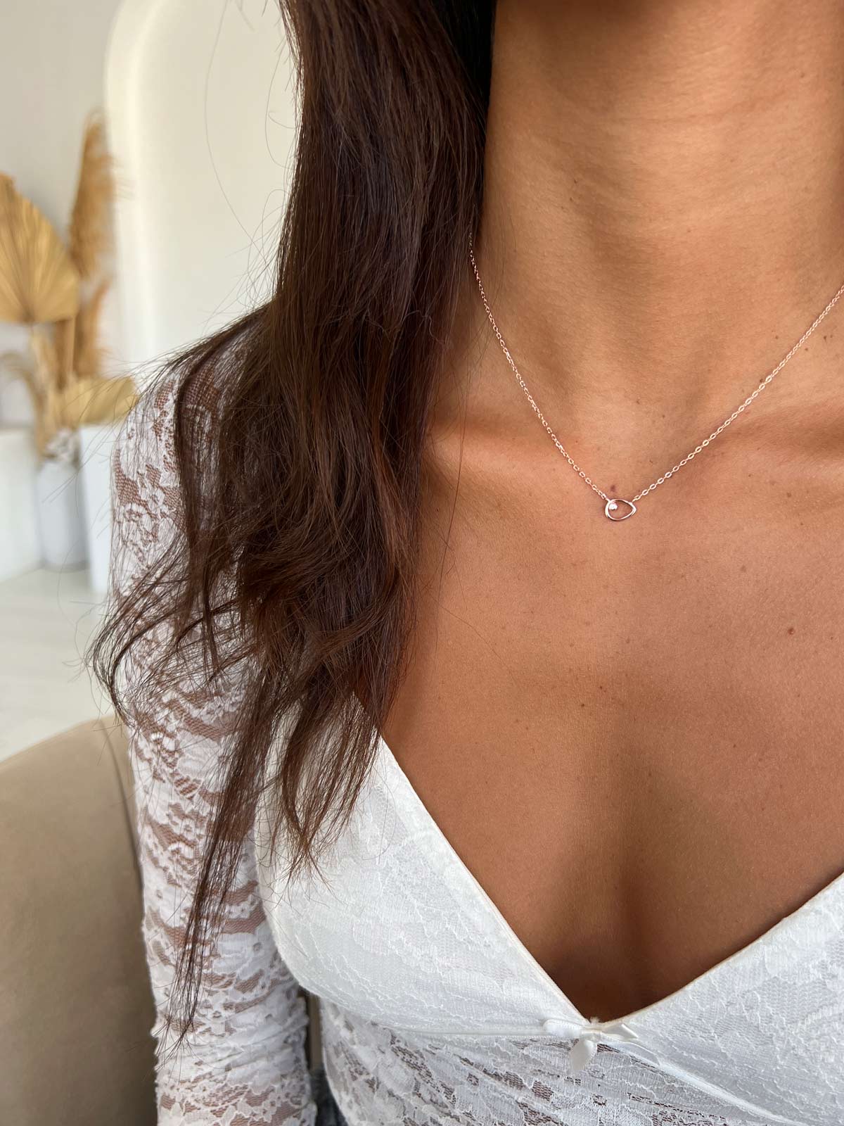 שרשרת צמודה טיפה חלולה חלקה וסוליטר