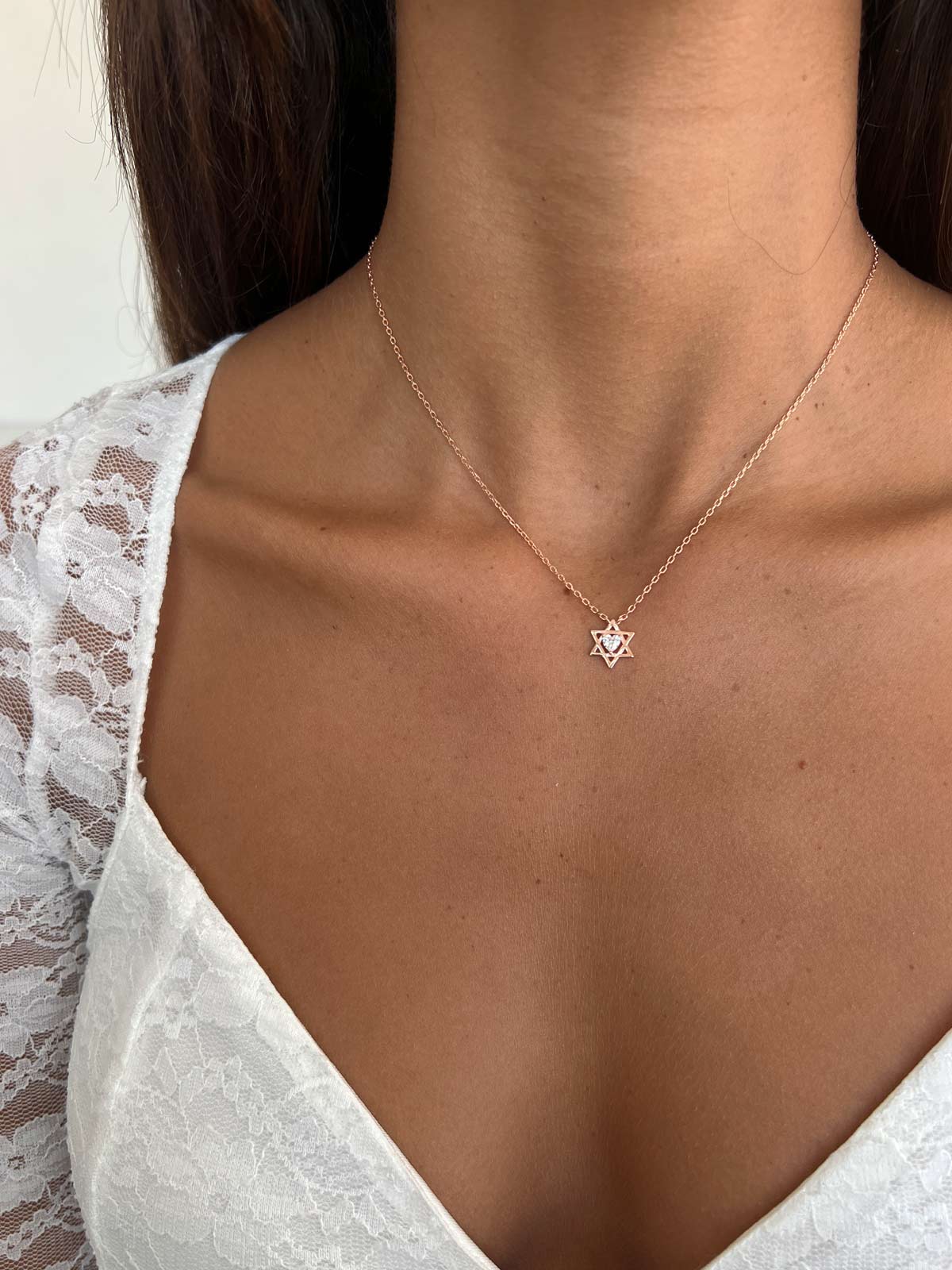 שרשרת צמודה מגן דוד וסוליטר לב