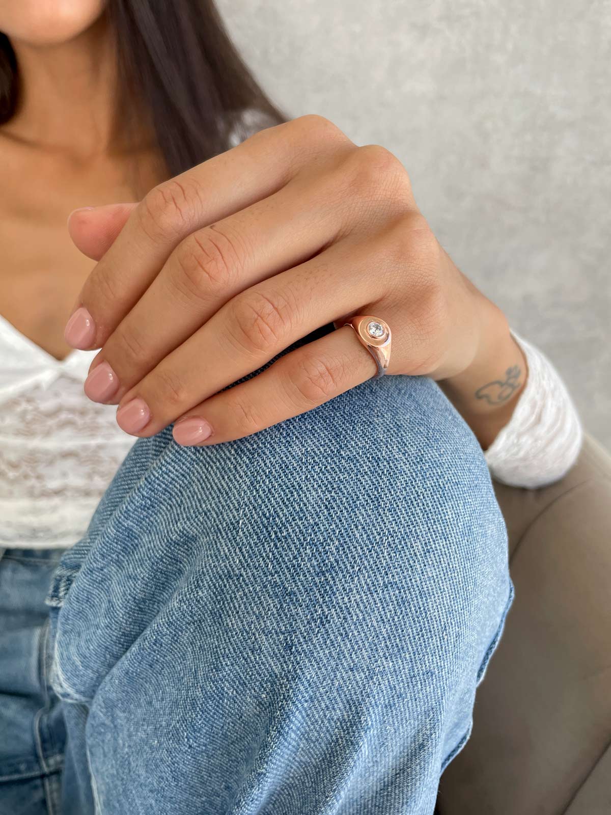 טבעת חותם לזרת סוליטר עגול