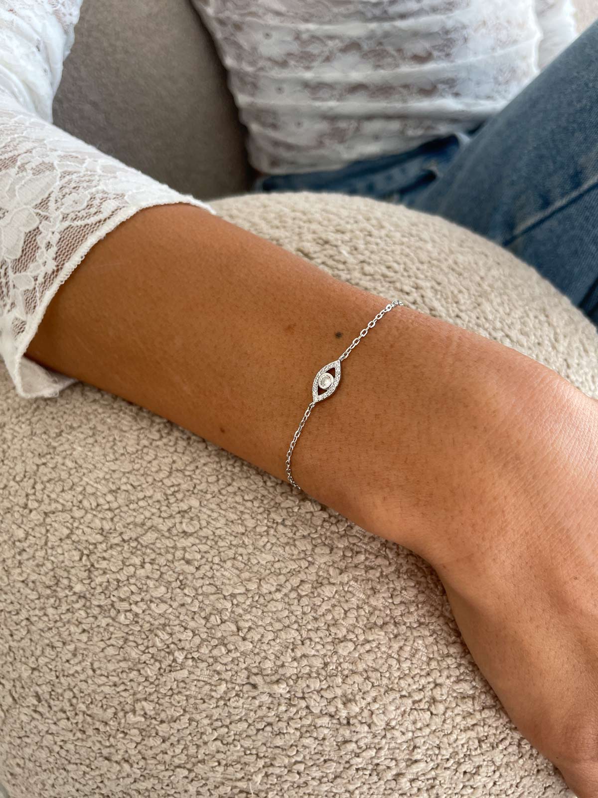 צמיד עין קטנה