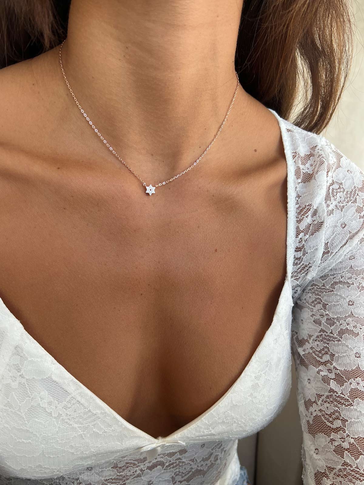 שרשרת מגן דוד משובץ