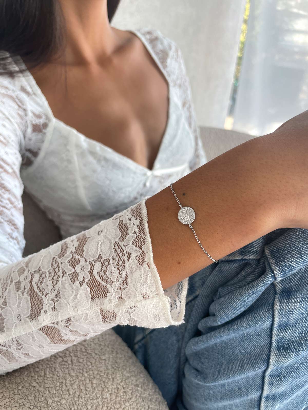 צמיד עדין מעגל משובץ