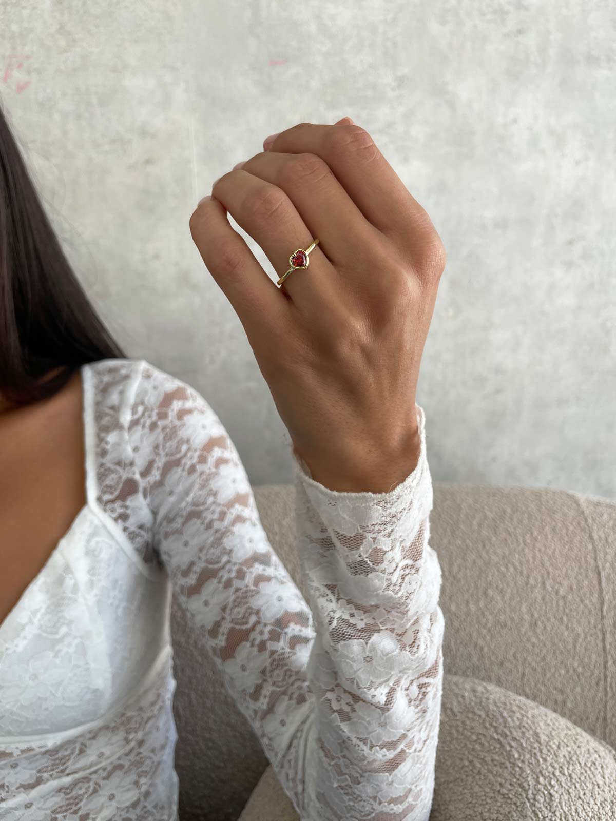 טבעת סוליטר בזל לב אדום